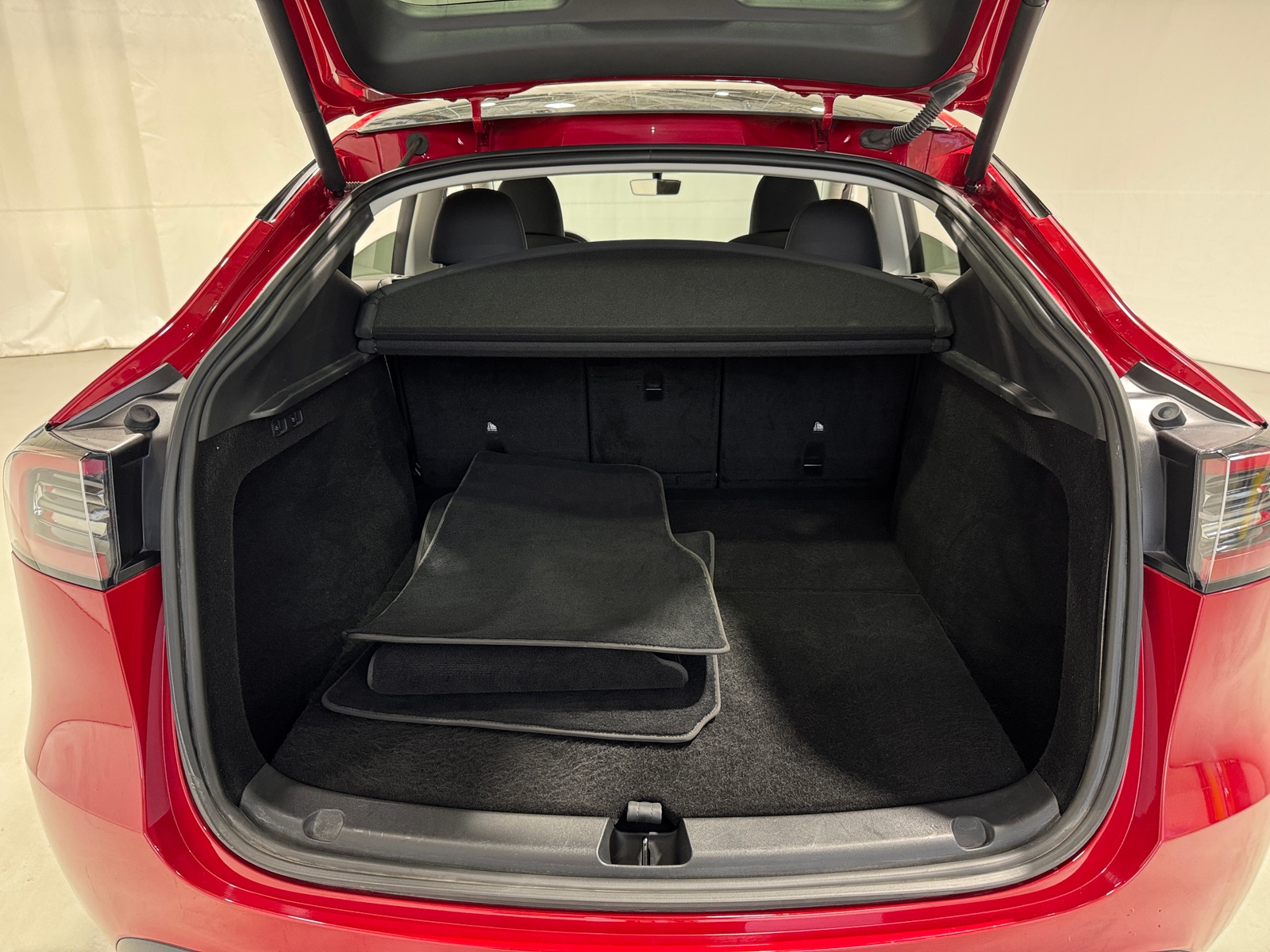 Thumbnail: 2023 Tesla Model Y - 6