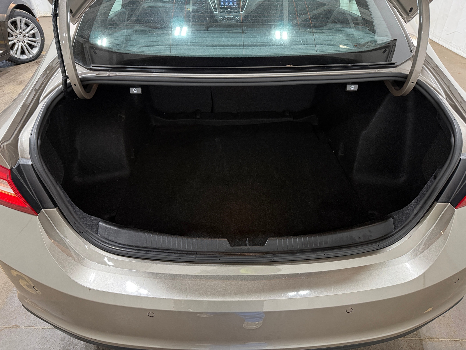 Thumbnail: 2024 Chevrolet Malibu - 7