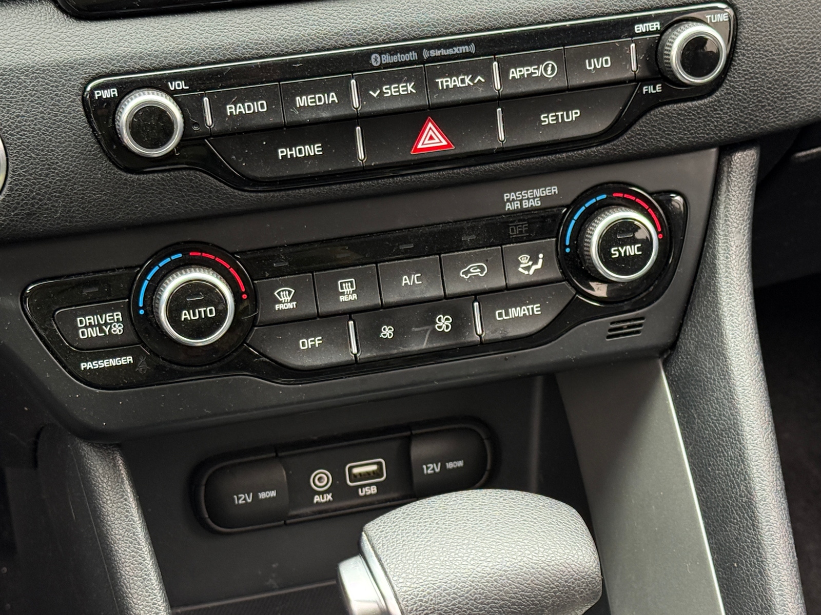 Thumbnail: 2019 Kia Niro - 4