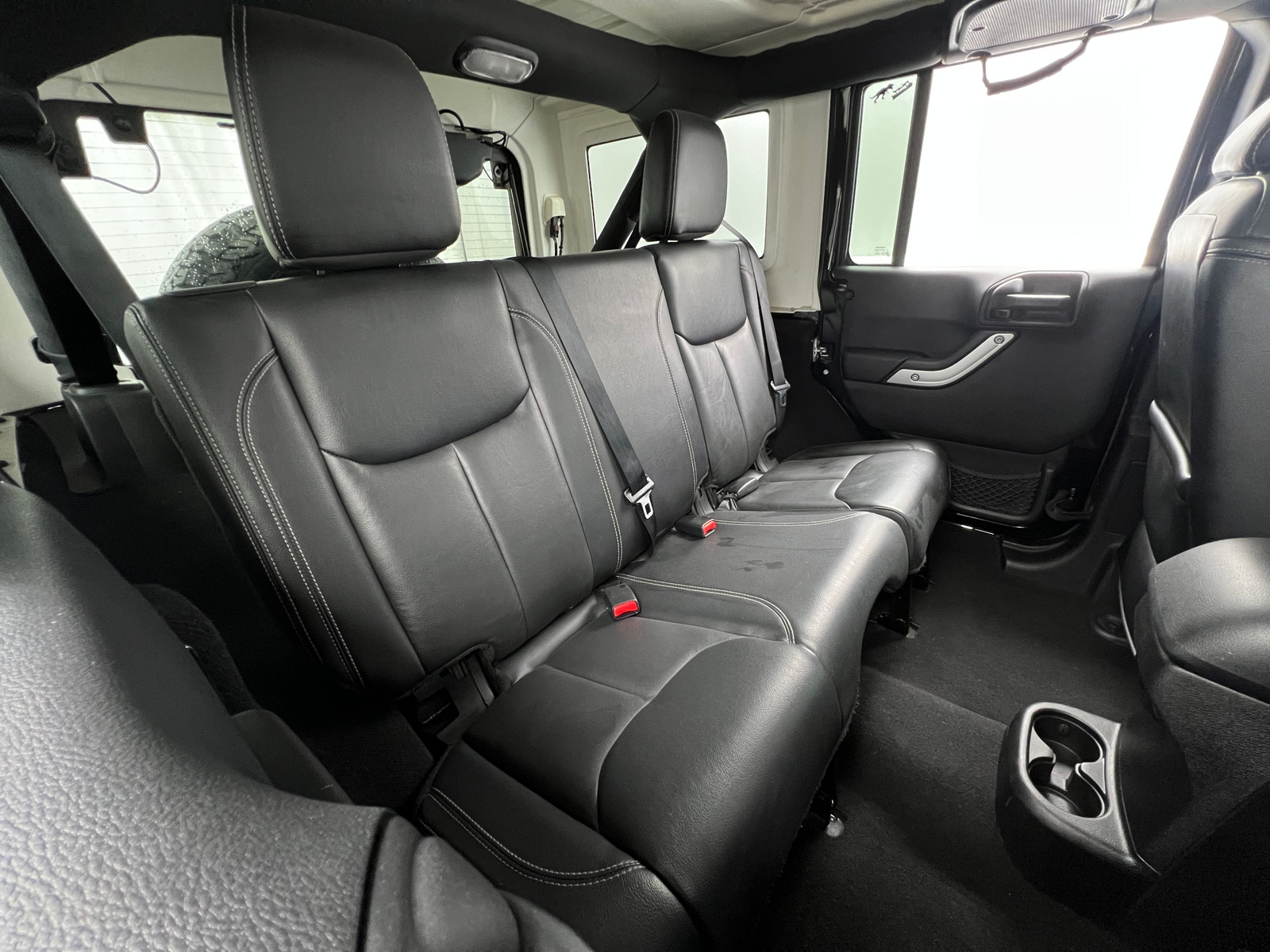 Thumbnail: 2016 Jeep Wrangler - 6