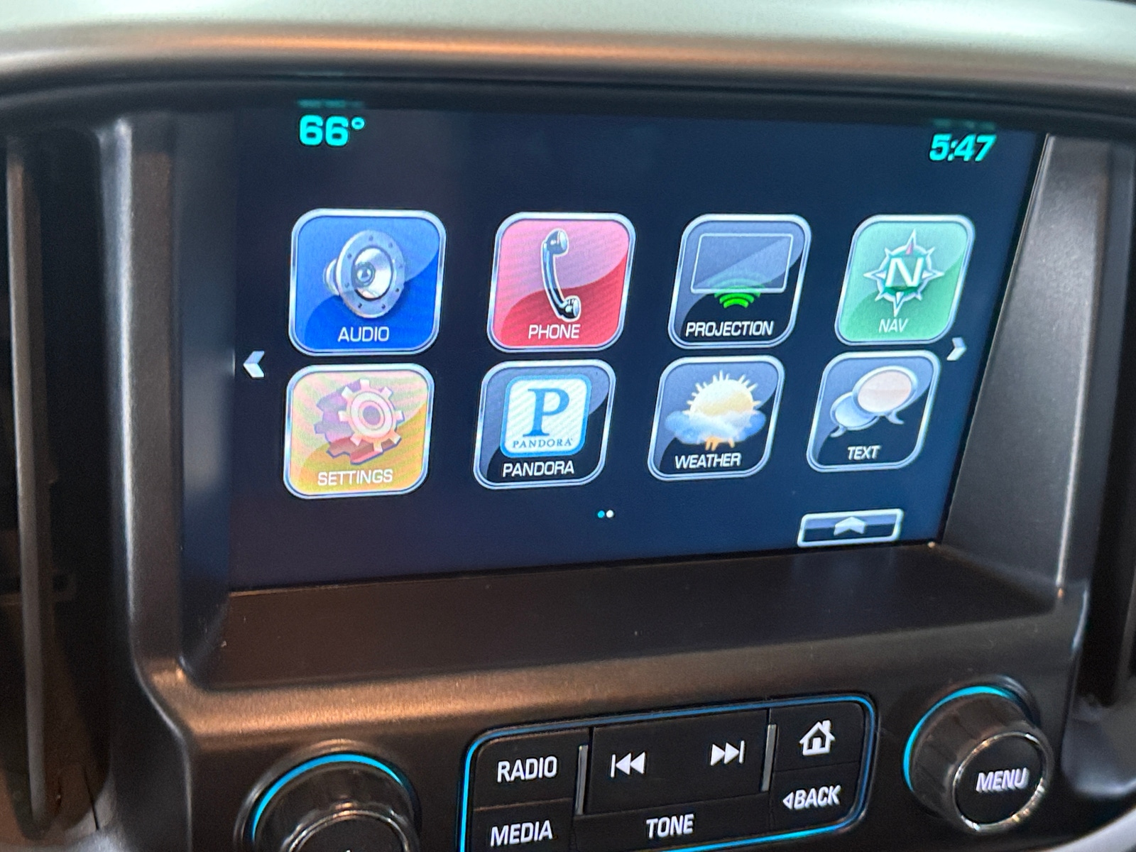 Thumbnail: 2016 Chevrolet Colorado - 3