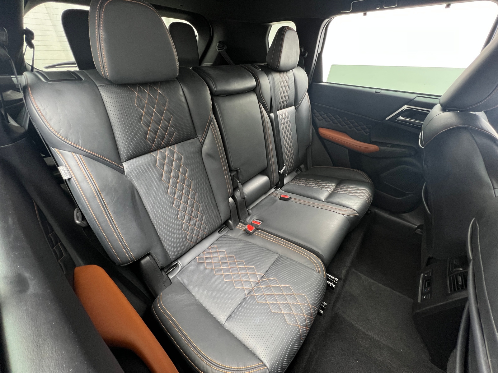 Thumbnail: 2022 Mitsubishi Outlander - 6