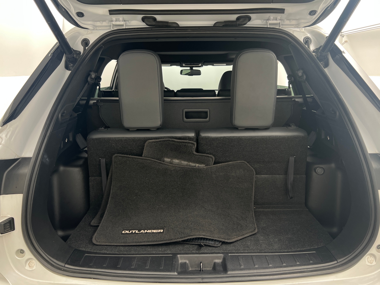 Thumbnail: 2022 Mitsubishi Outlander - 7