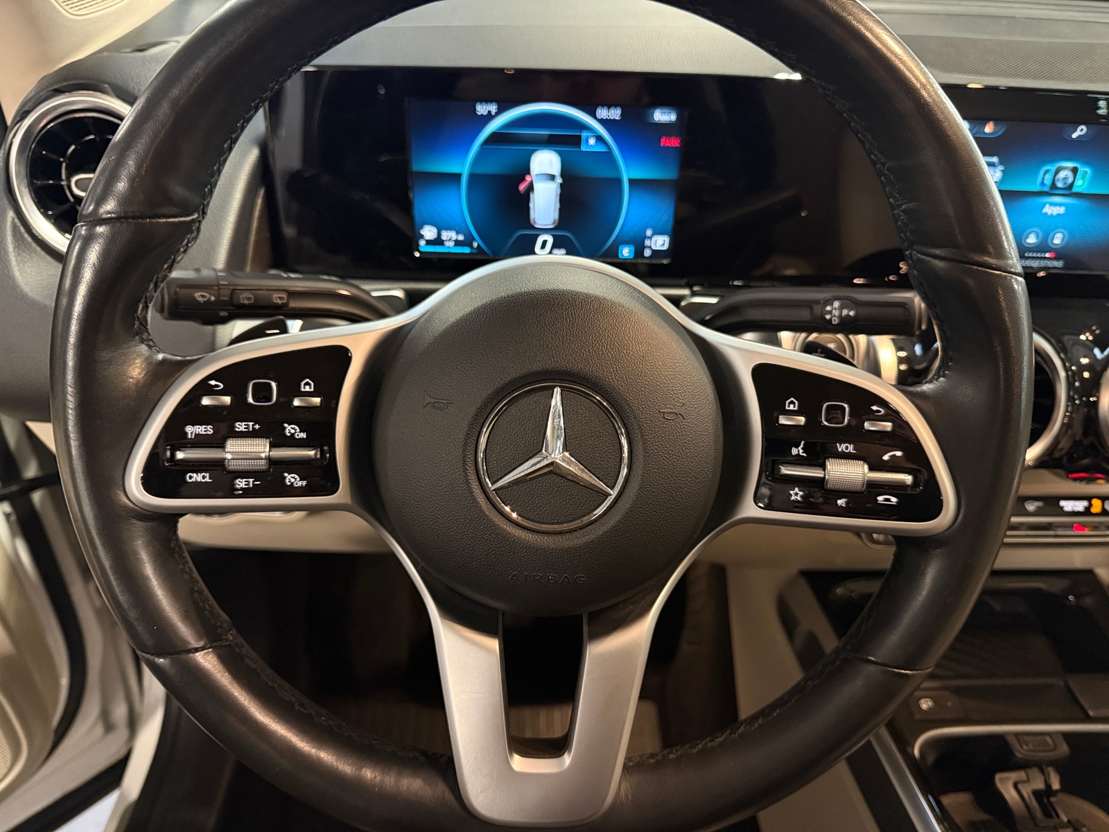 Thumbnail: 2020 Mercedes-Benz GLB - 4