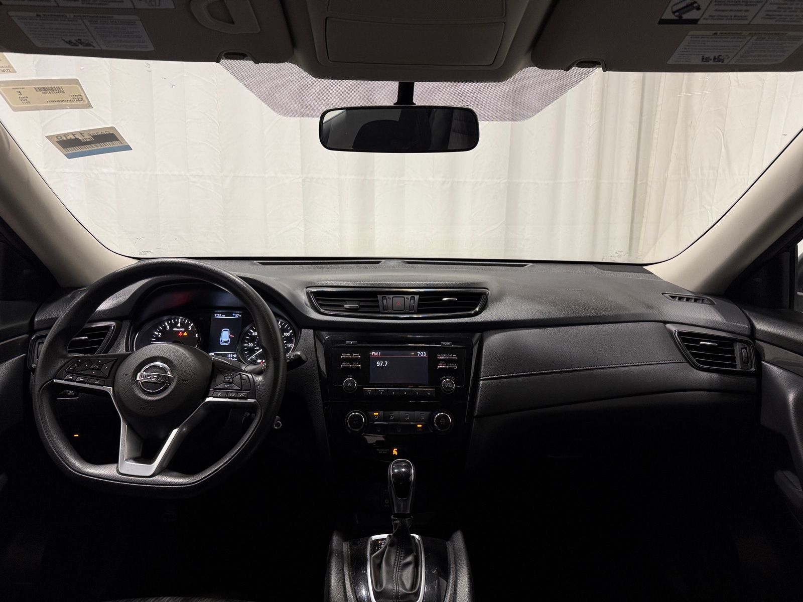 Thumbnail: 2017 Nissan Rogue - 3