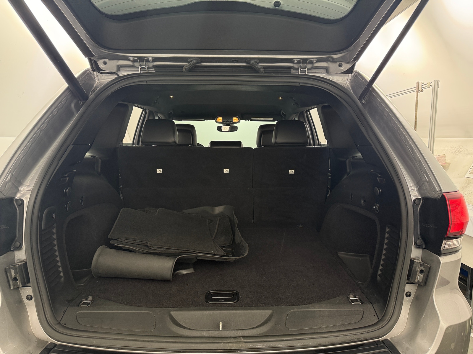 Thumbnail: 2019 Jeep Grand Cherokee - 7