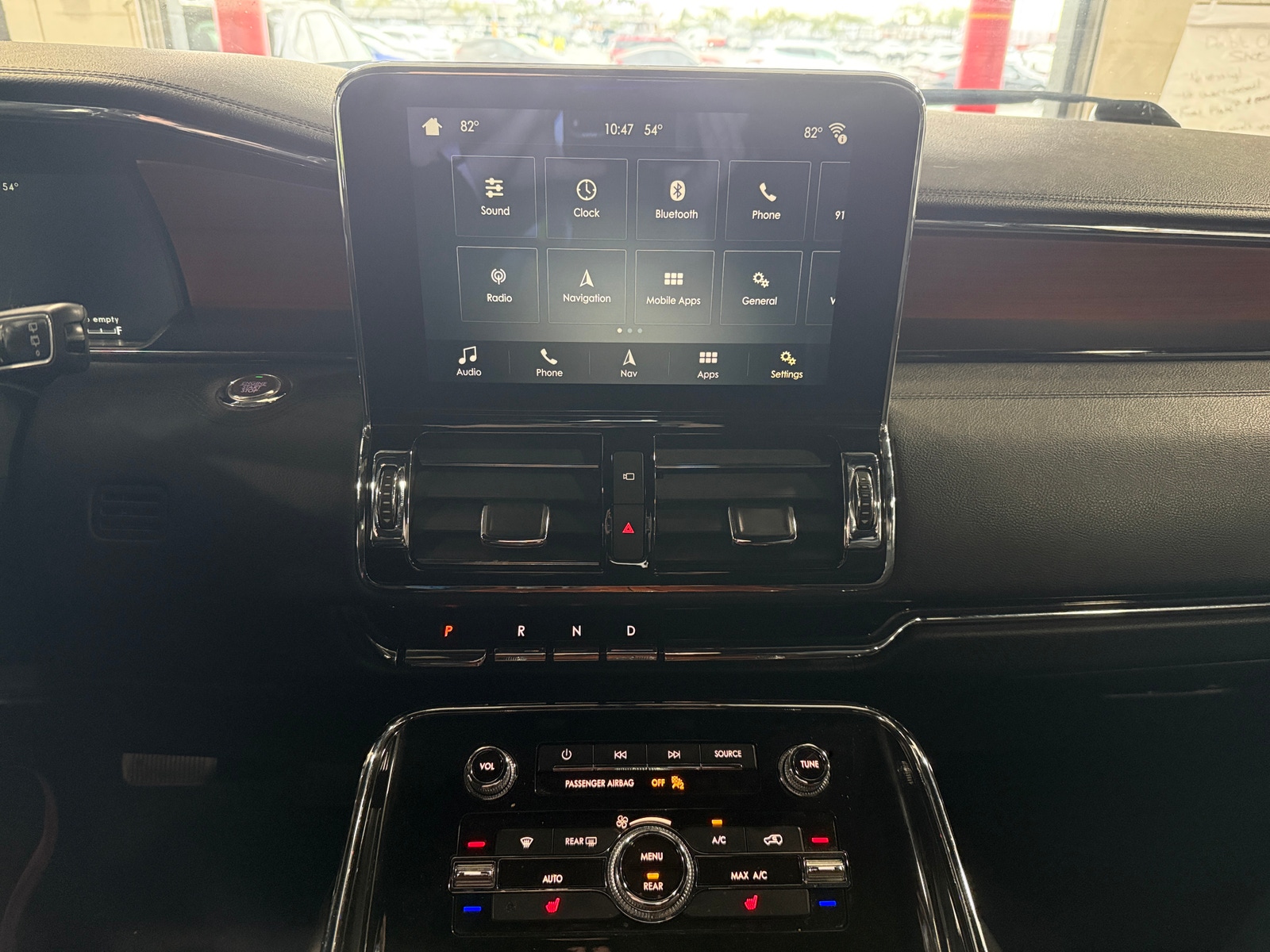 Thumbnail: 2018 Lincoln Navigator - 3