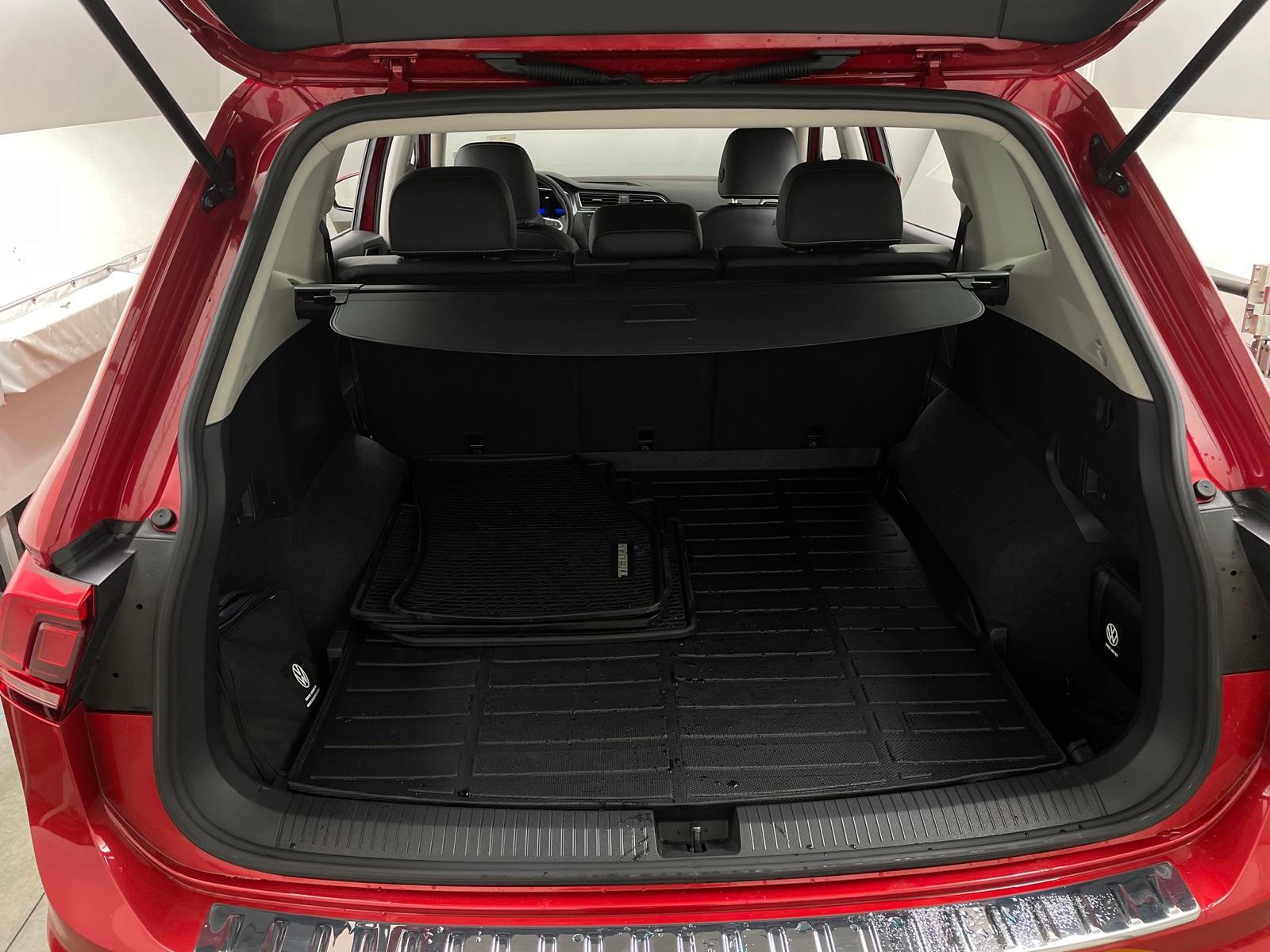 Thumbnail: 2022 Volkswagen Tiguan - 6