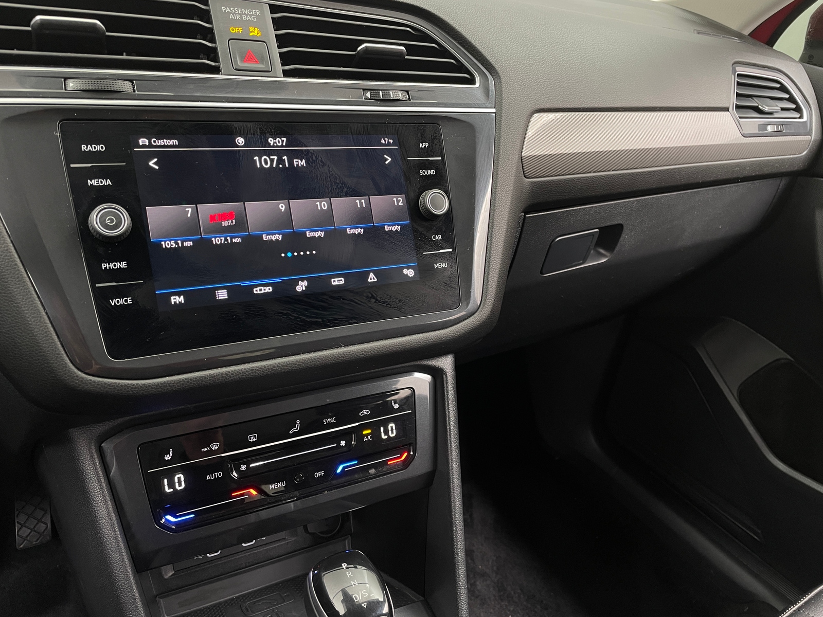 Thumbnail: 2022 Volkswagen Tiguan - 3