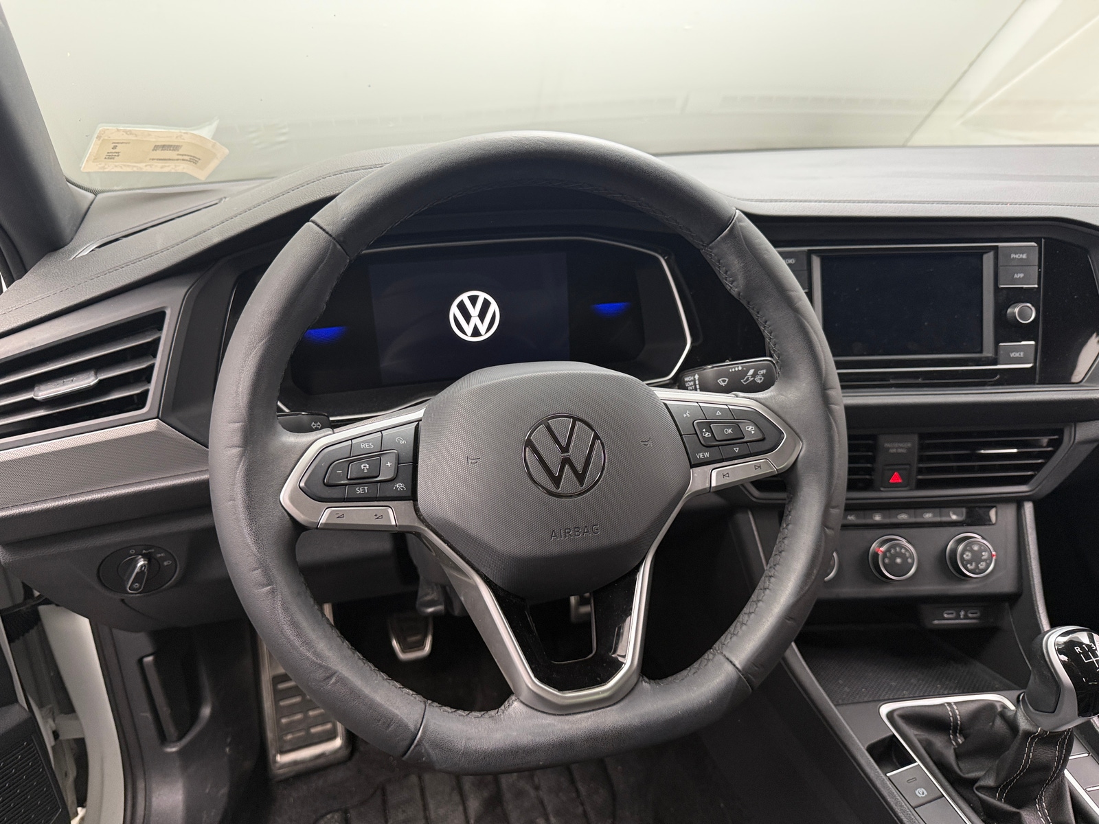 Thumbnail: 2024 Volkswagen Jetta - 5