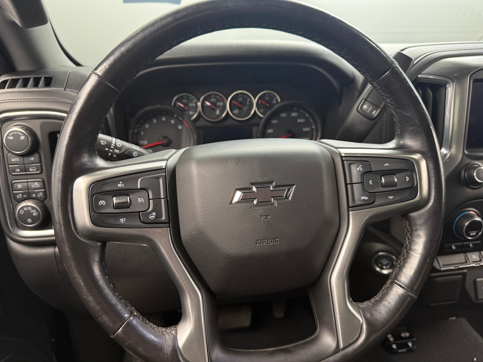 Thumbnail: 2019 Chevrolet Silverado 1500 - 5