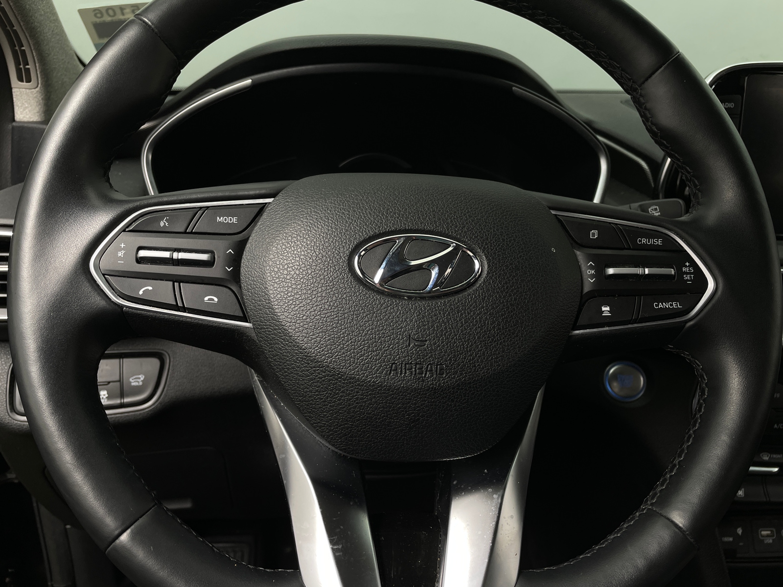 Thumbnail: 2020 Hyundai Santa Fe - 4