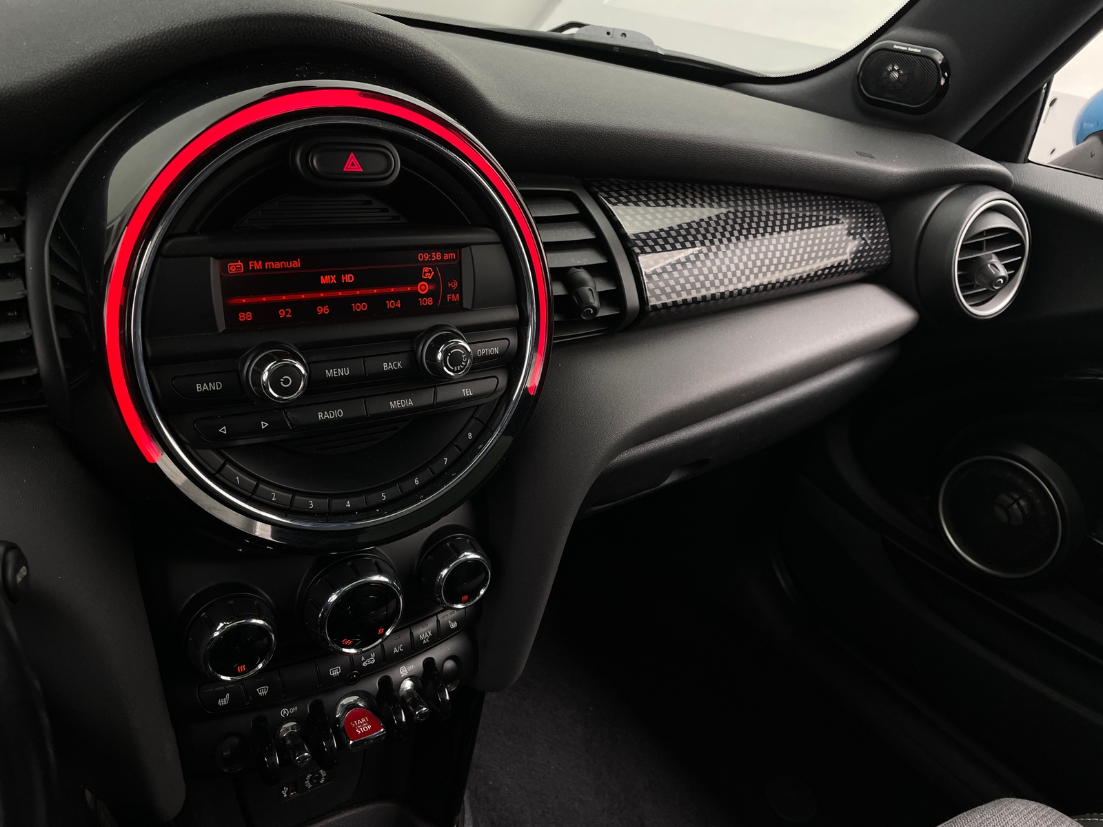 Thumbnail: 2014 MINI Cooper Hardtop - 3