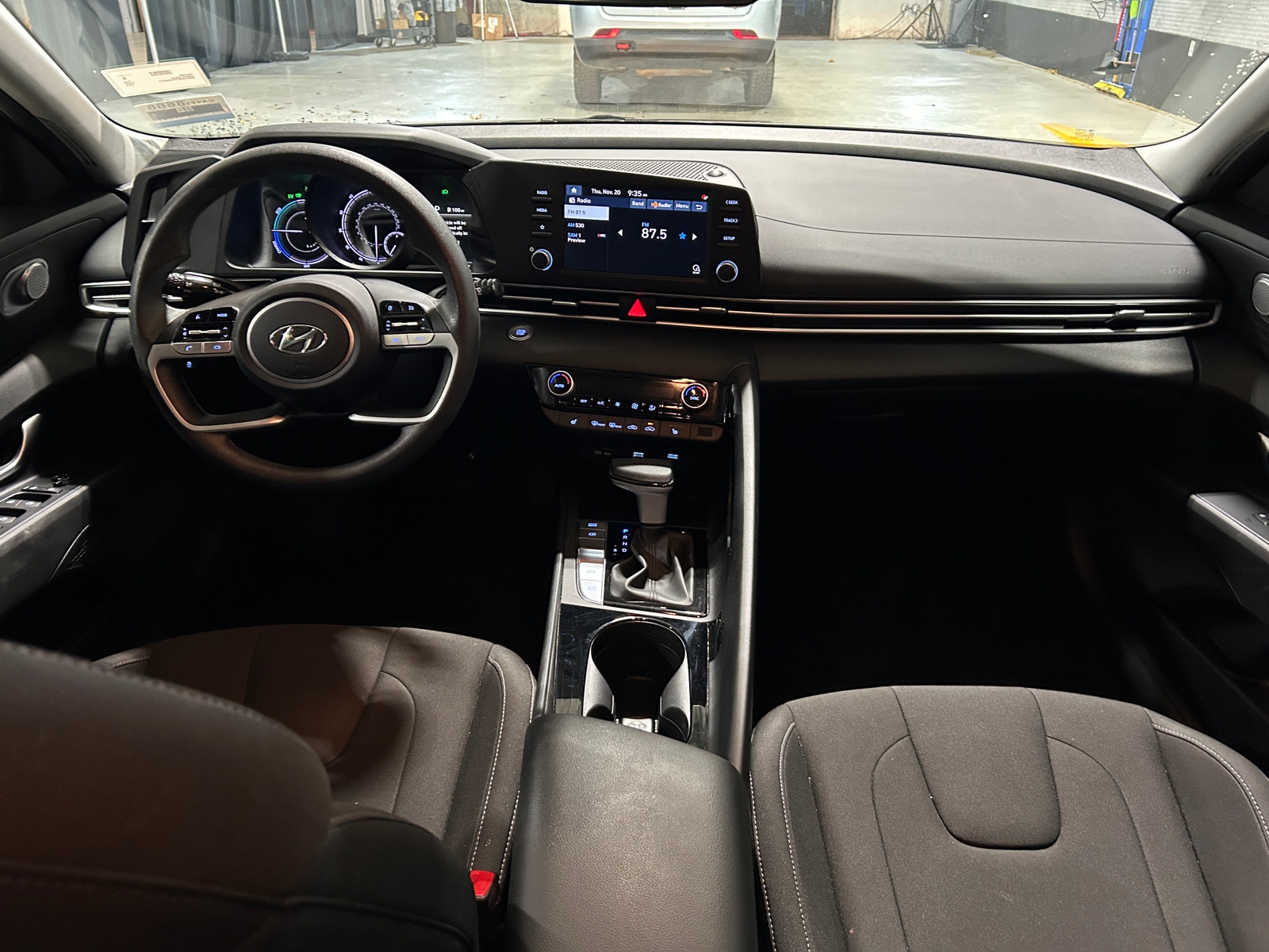 Thumbnail: 2023 Hyundai Elantra - 3