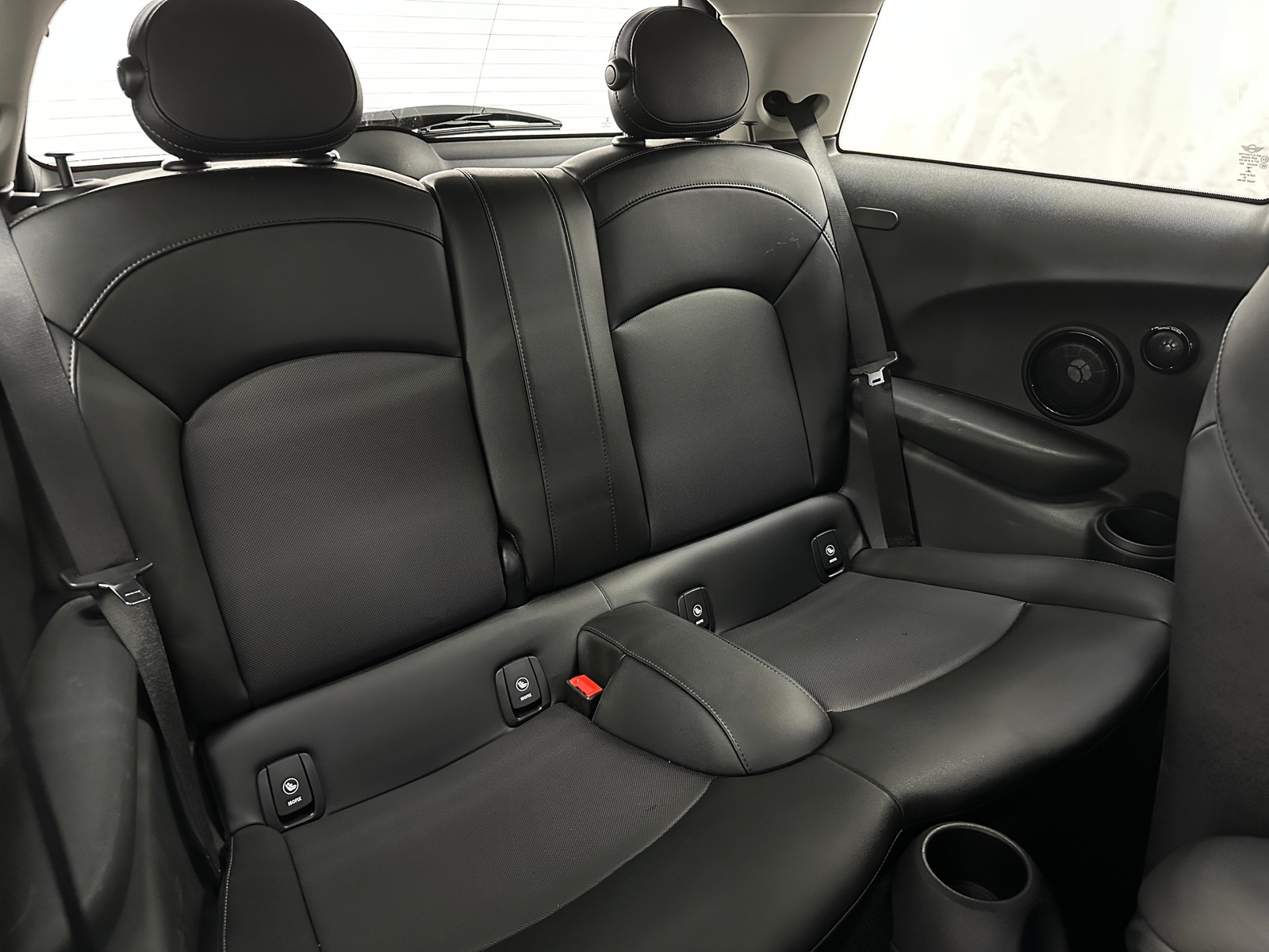 Thumbnail: 2016 MINI Cooper Hardtop - 5