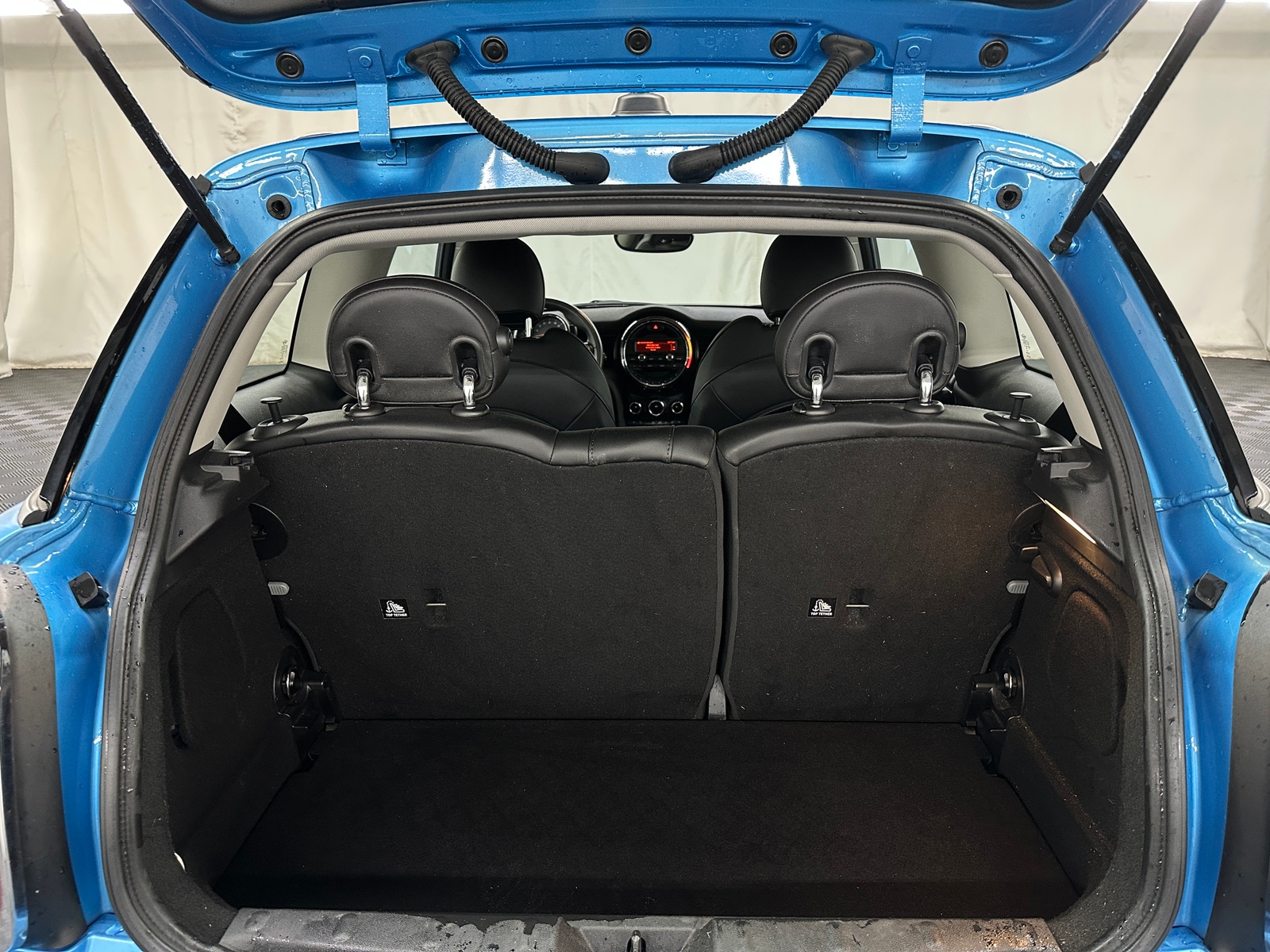 Thumbnail: 2016 MINI Cooper Hardtop - 6