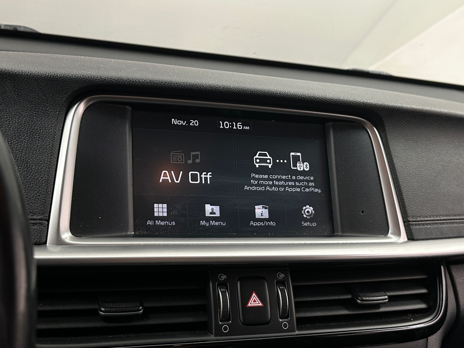 Thumbnail: 2020 Kia Optima - 3