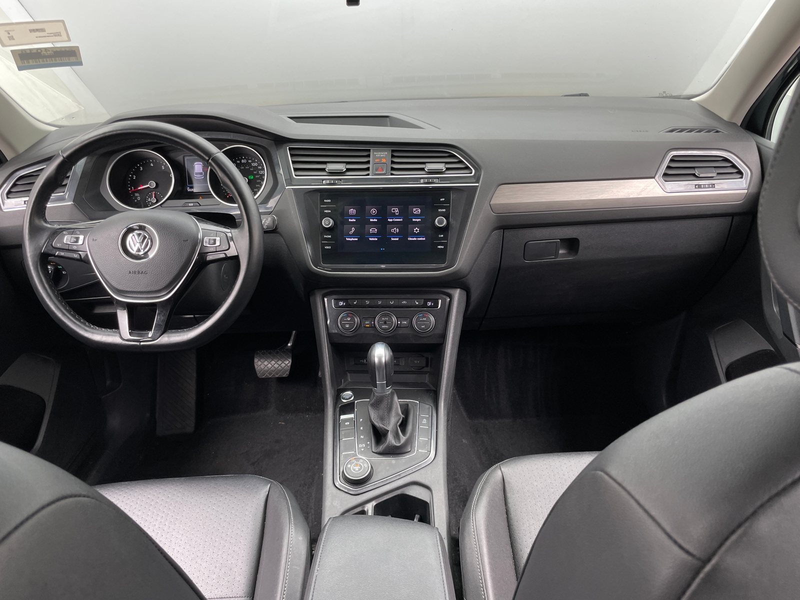 Thumbnail: 2019 Volkswagen Tiguan - 2