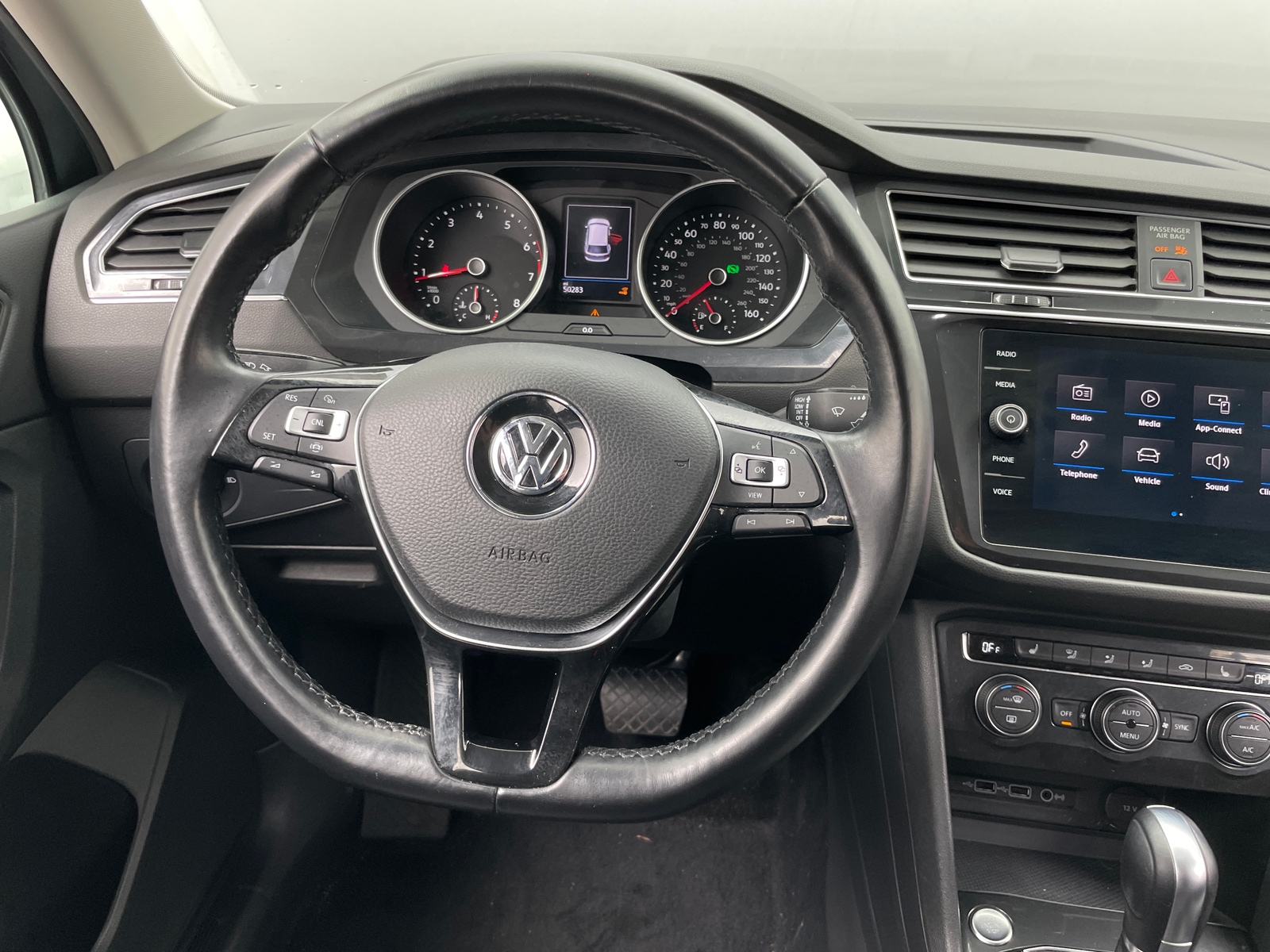 Thumbnail: 2019 Volkswagen Tiguan - 4
