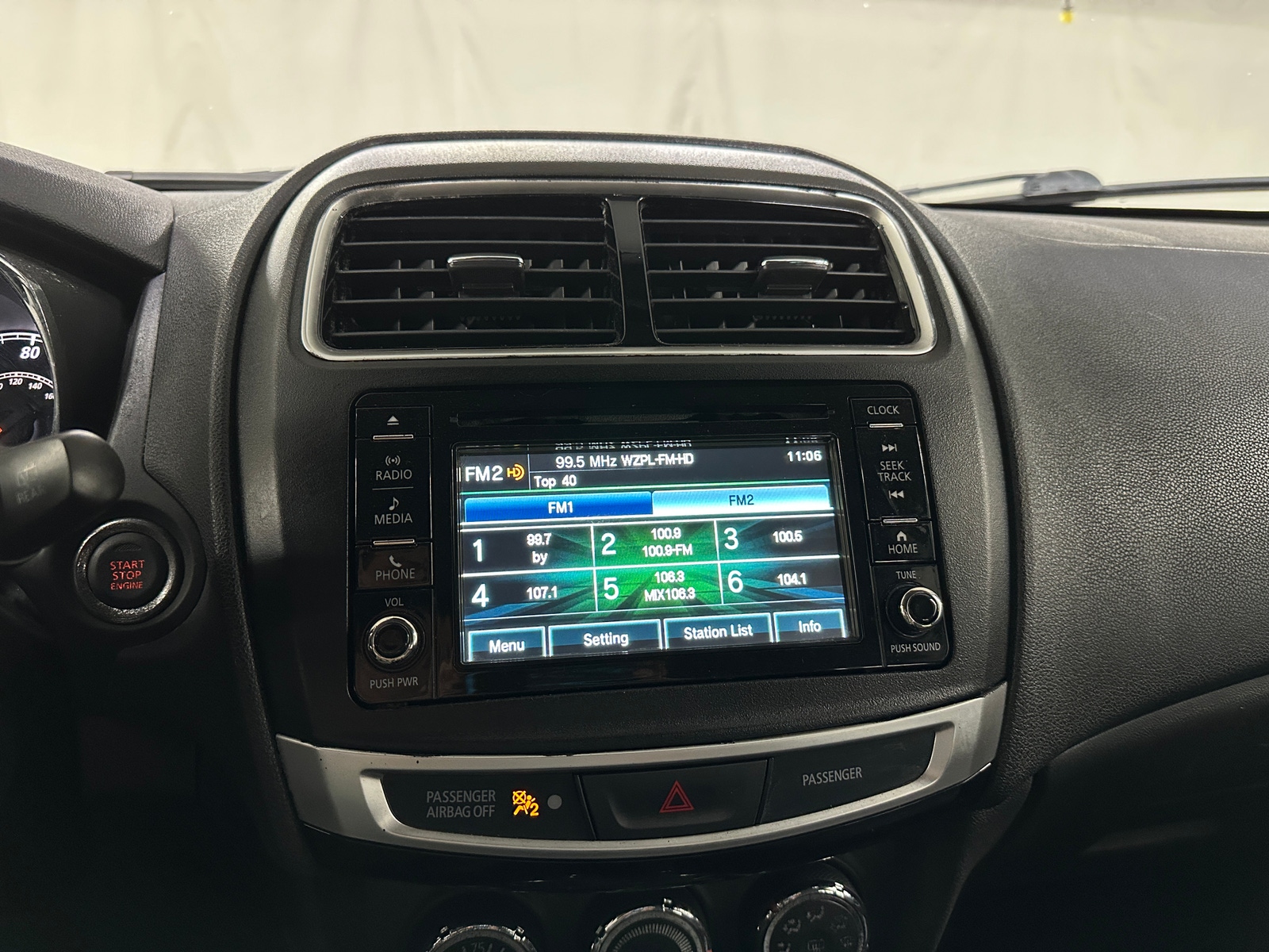 Thumbnail: 2016 Mitsubishi Outlander Sport - 3