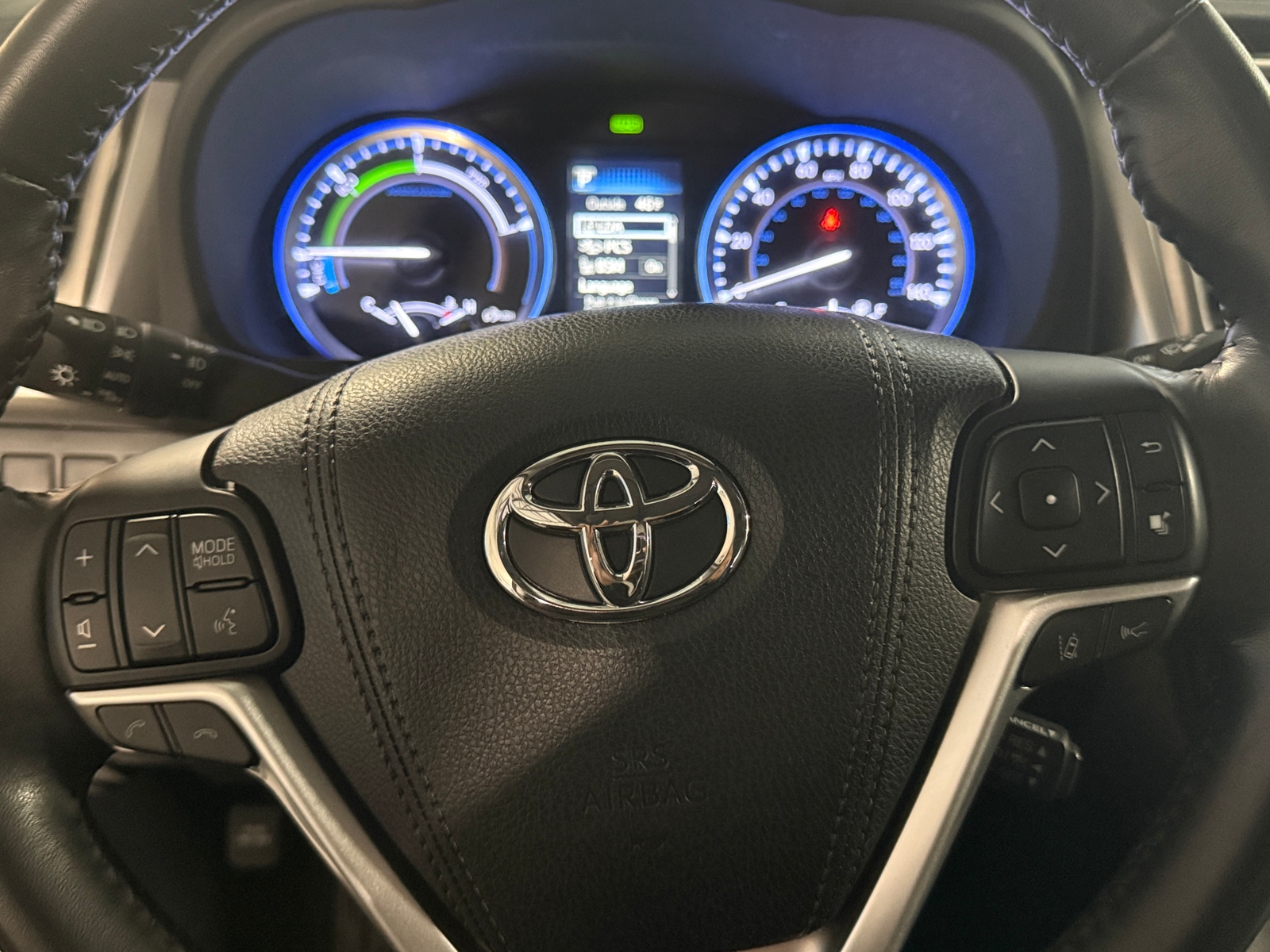 Thumbnail: 2017 Toyota Highlander - 4