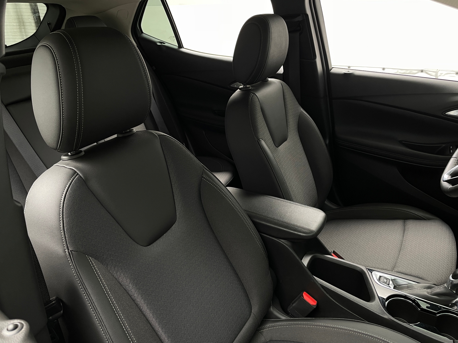 Thumbnail: 2023 Buick Encore GX - 2