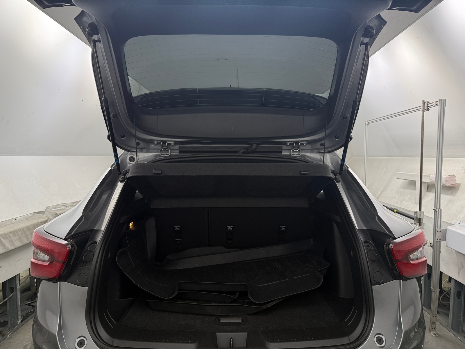 Thumbnail: 2025 Chevrolet Trax - 6