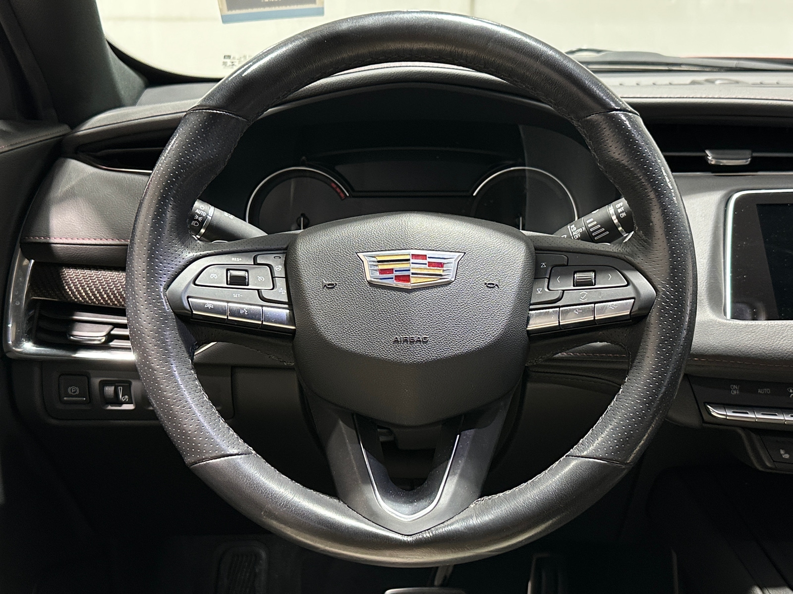 Thumbnail: 2021 Cadillac XT4 - 4