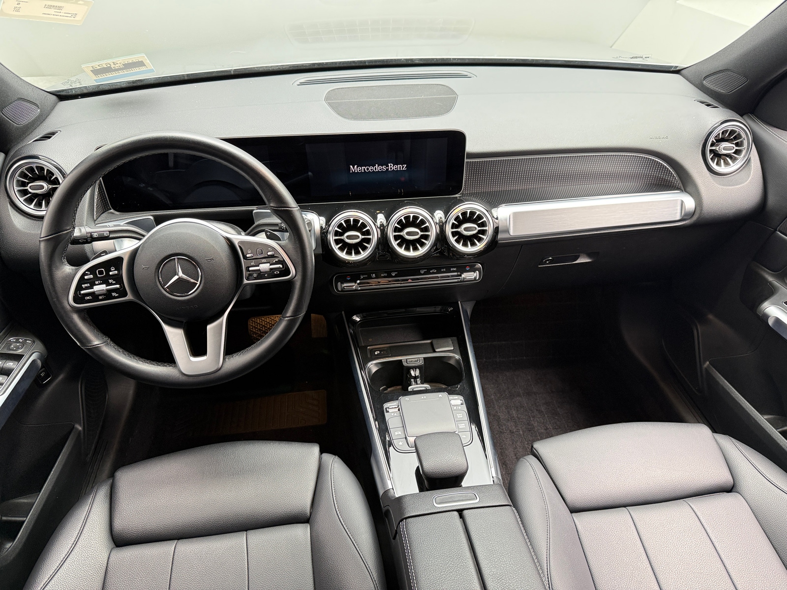 Thumbnail: 2021 Mercedes-Benz GLB - 2