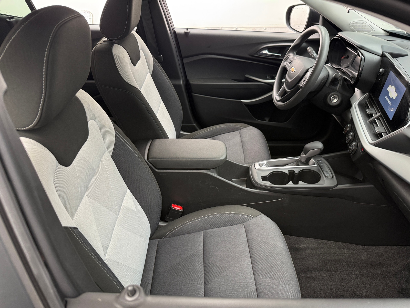 Thumbnail: 2025 Chevrolet Trax - 2