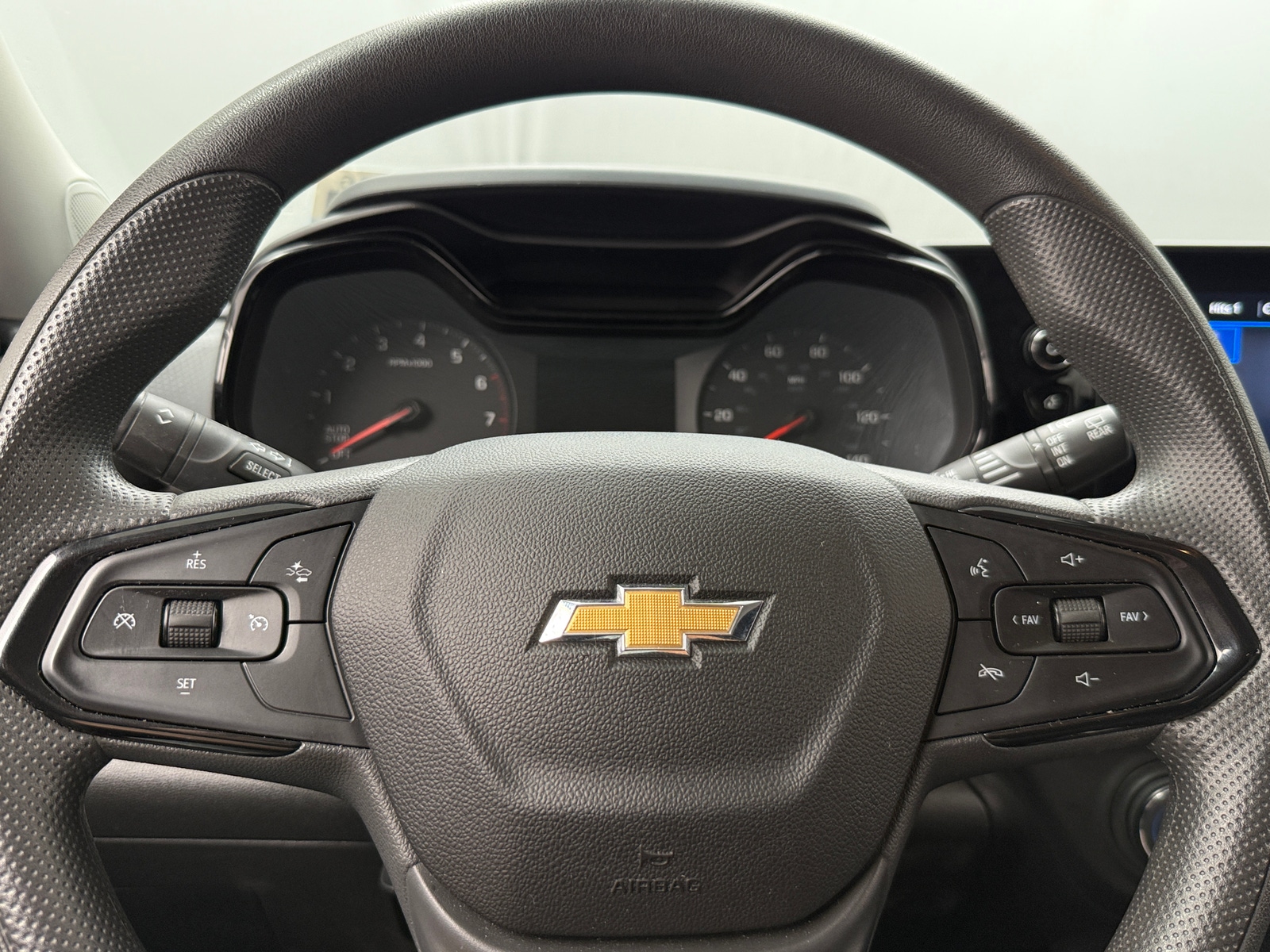 Thumbnail: 2025 Chevrolet Trax - 5