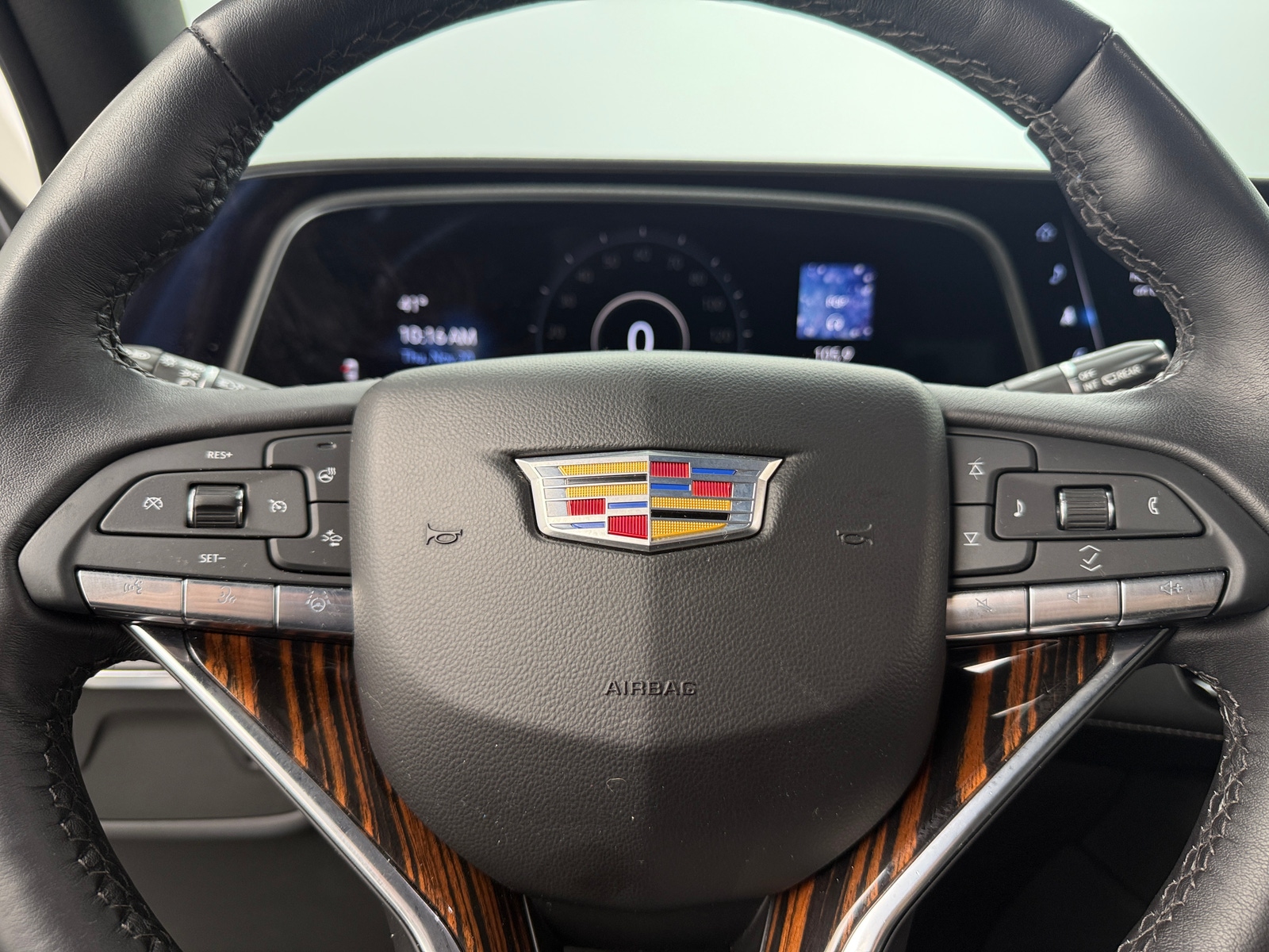 Thumbnail: 2024 Cadillac Escalade - 4