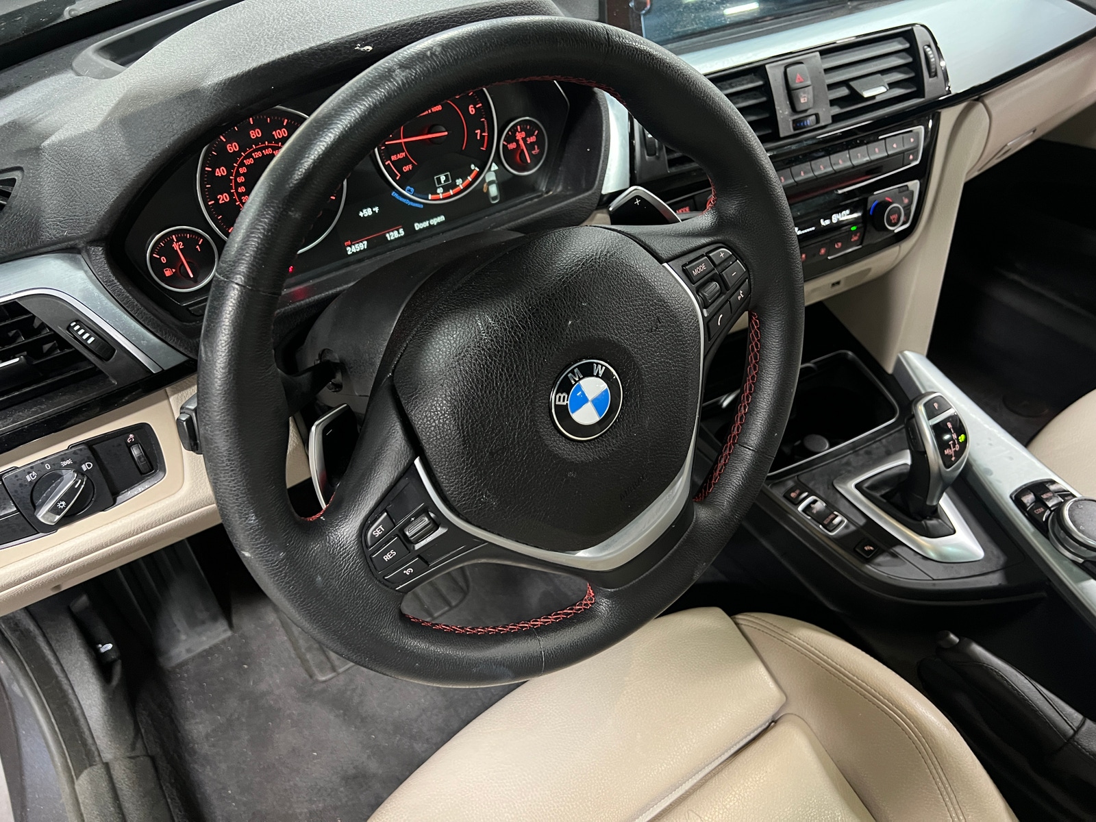 Thumbnail: 2017 BMW 3 Series - 4