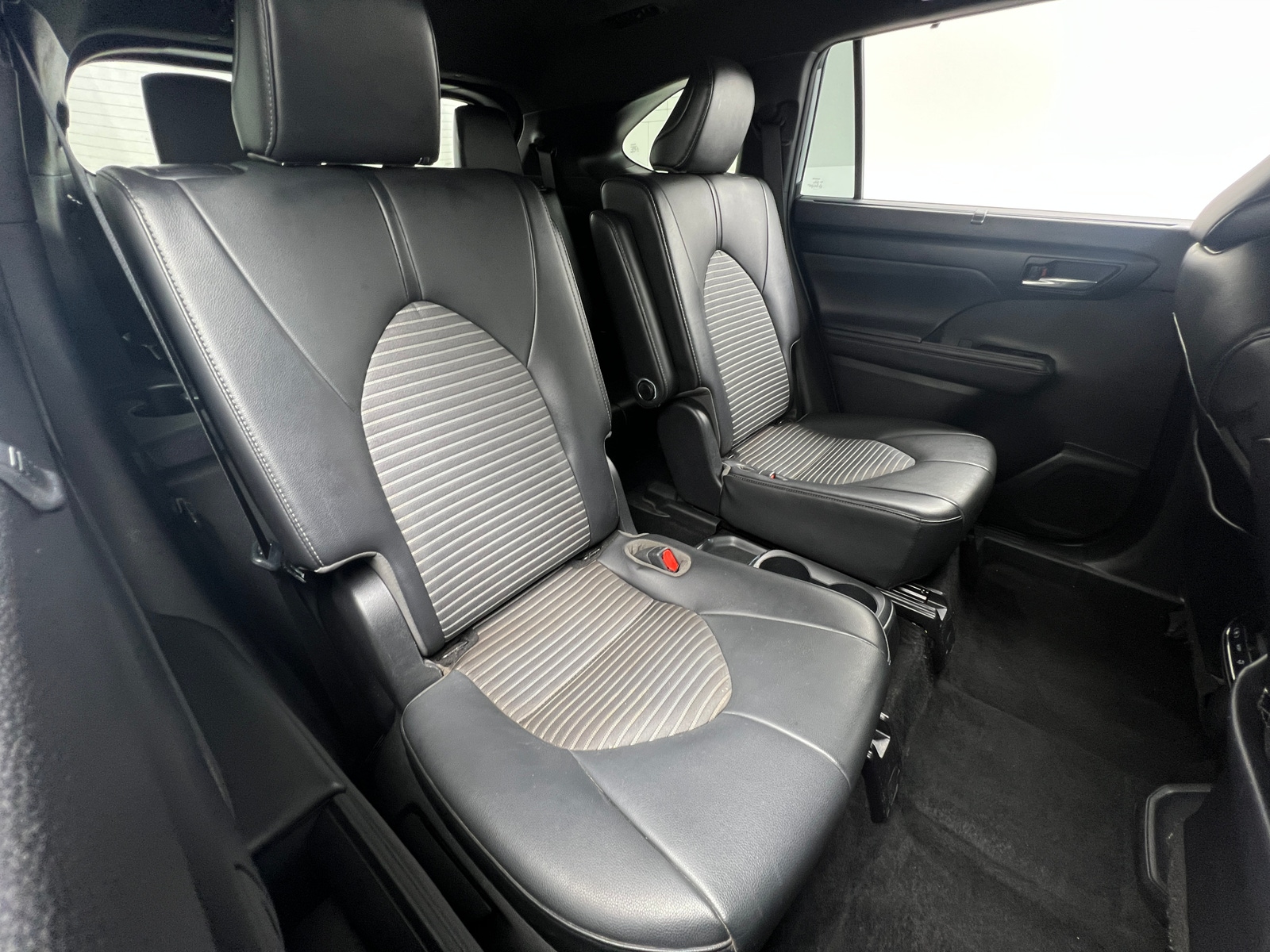 Thumbnail: 2021 Toyota Highlander - 5