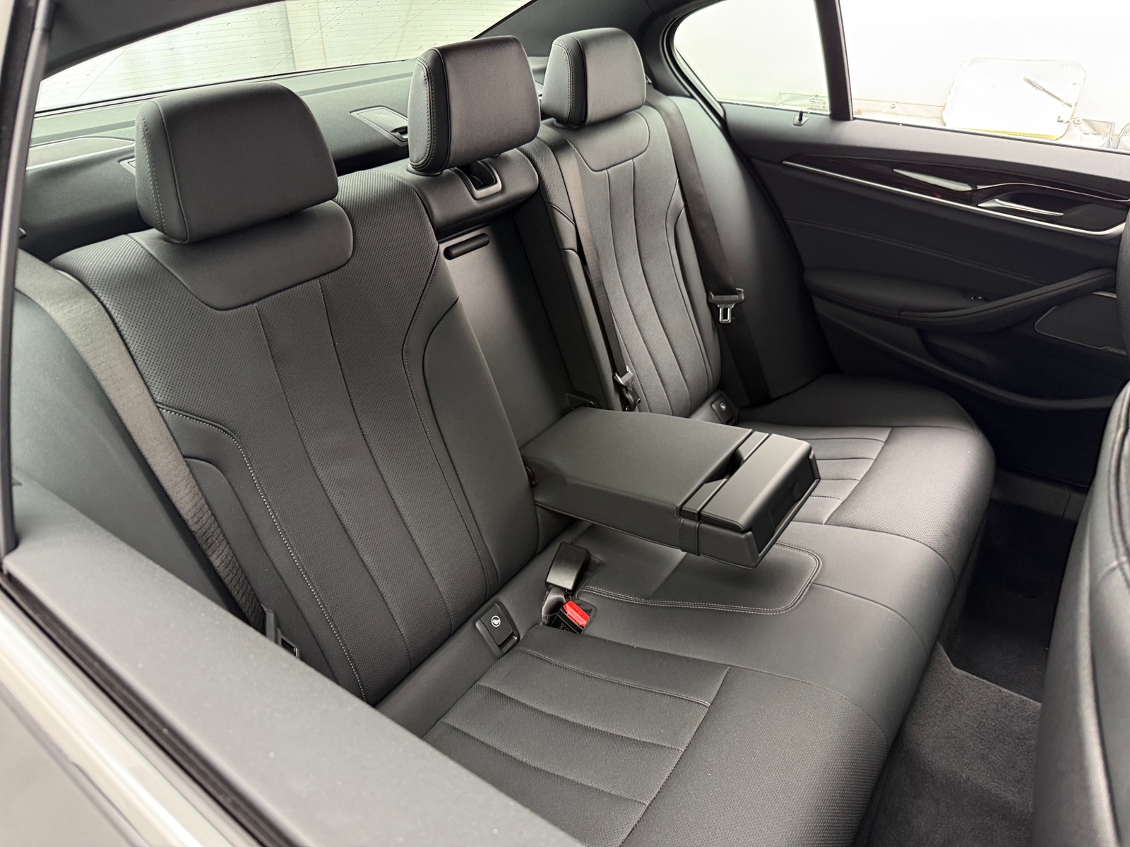 Thumbnail: 2022 BMW 5 Series - 5