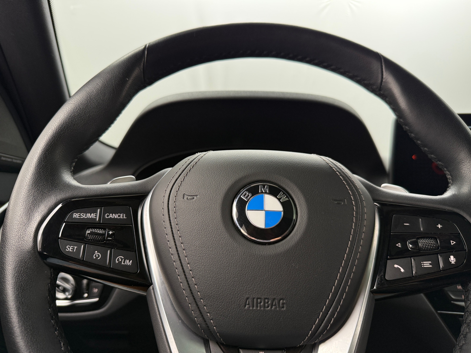 Thumbnail: 2022 BMW 5 Series - 4