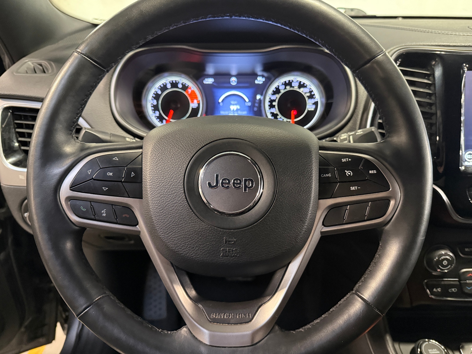 Thumbnail: 2019 Jeep Cherokee - 4