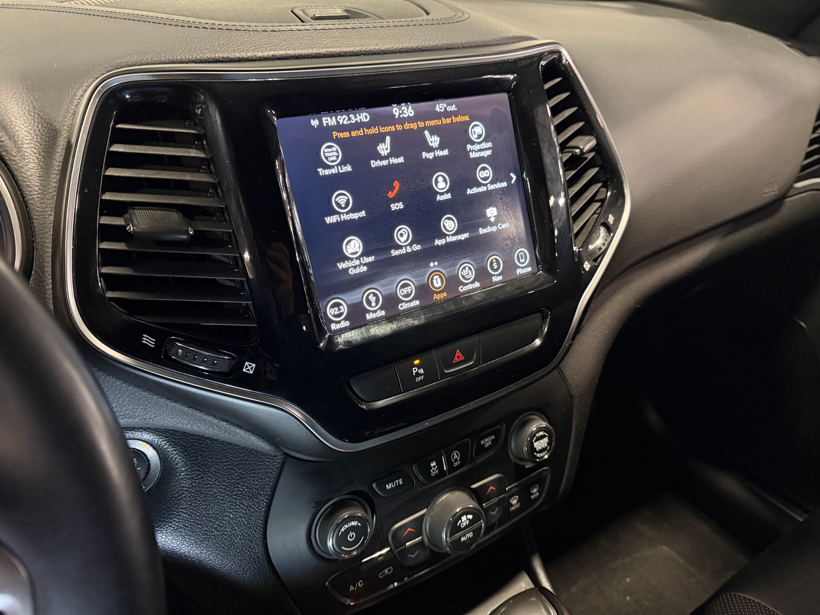 Thumbnail: 2019 Jeep Cherokee - 3