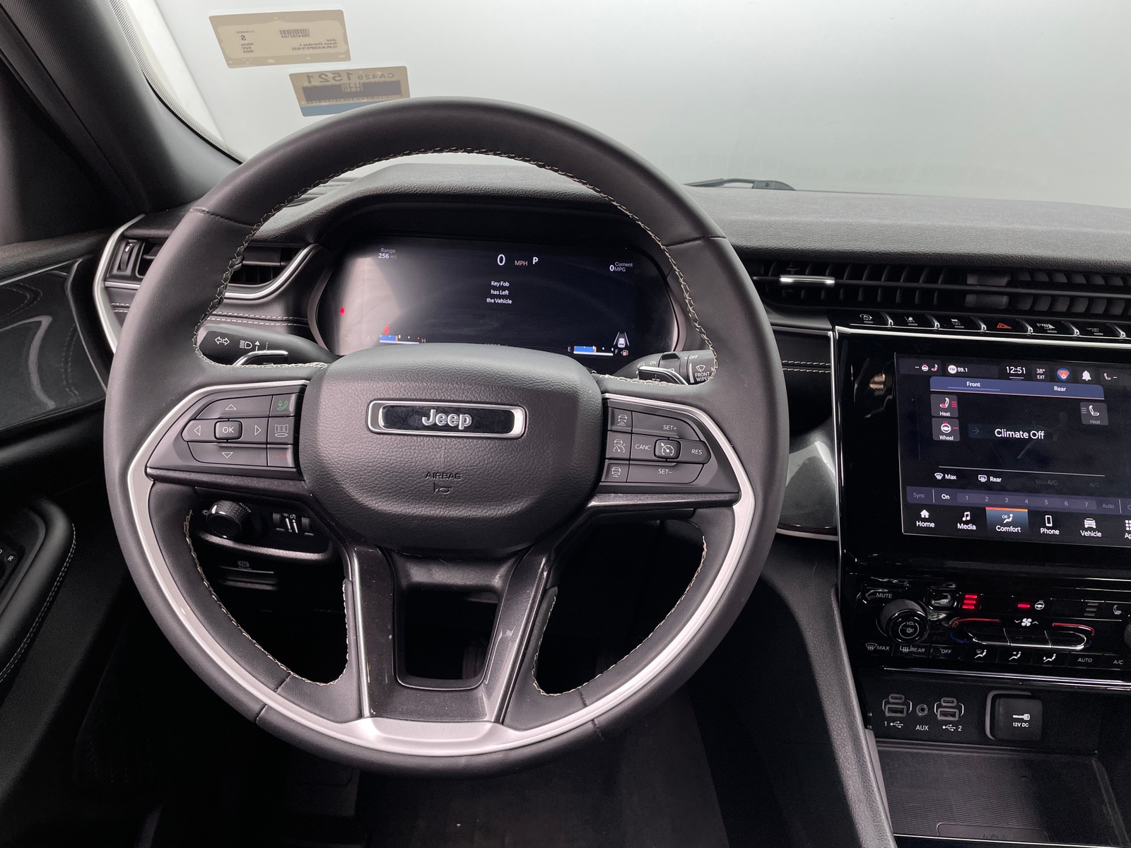 Thumbnail: 2023 Jeep Grand Cherokee L - 4