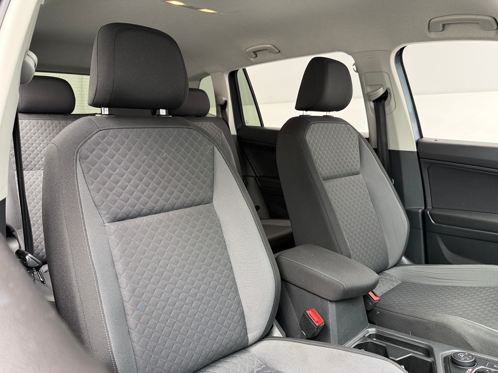 Thumbnail: 2018 Volkswagen Tiguan - 2