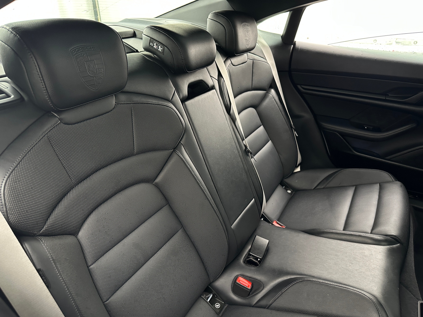 Thumbnail: 2023 Porsche Taycan - 5