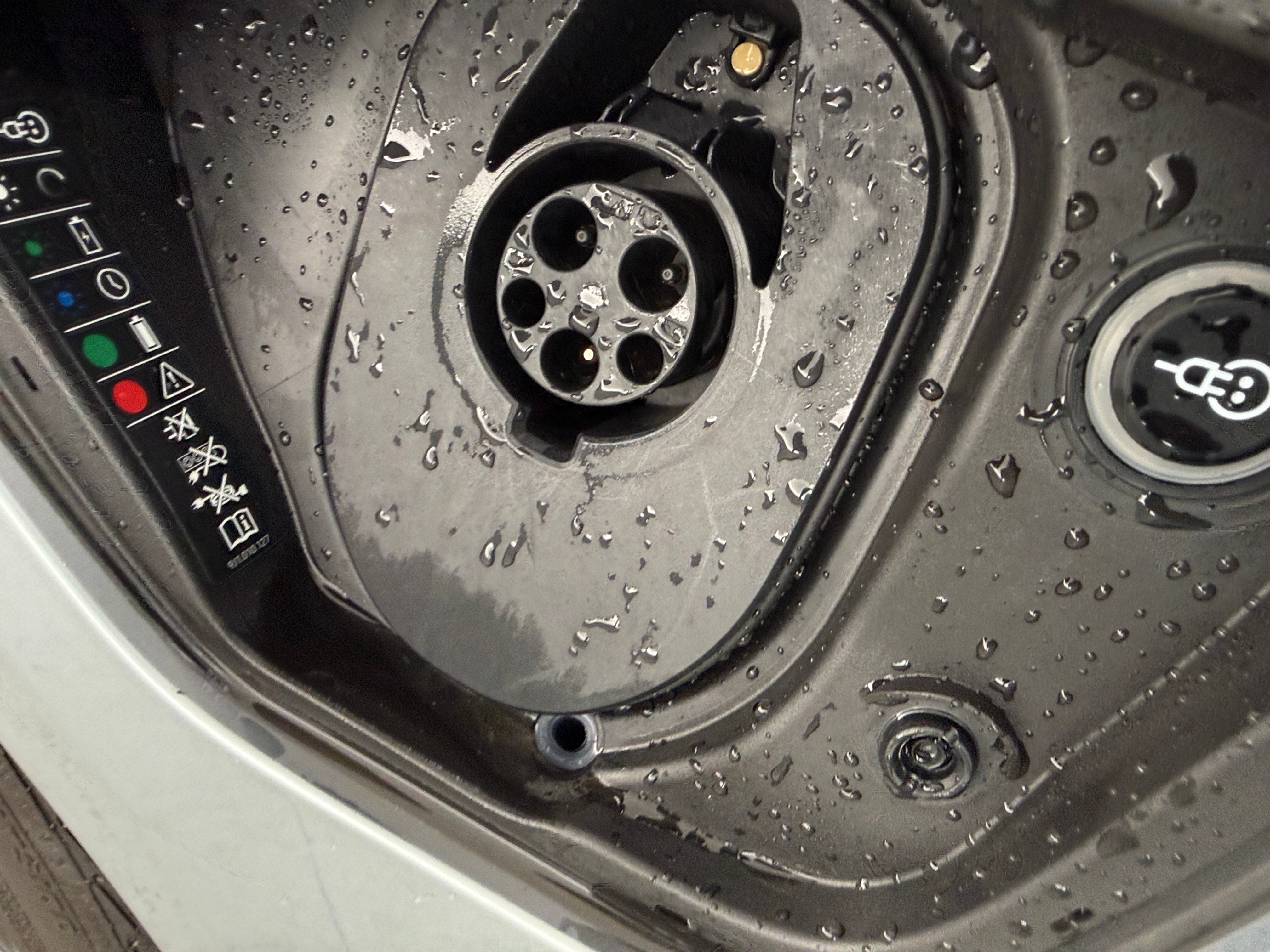 Used 2023 Porsche Taycan Base with VIN WP0AA2Y1XPSA17206 for sale in Oak Creek, WI