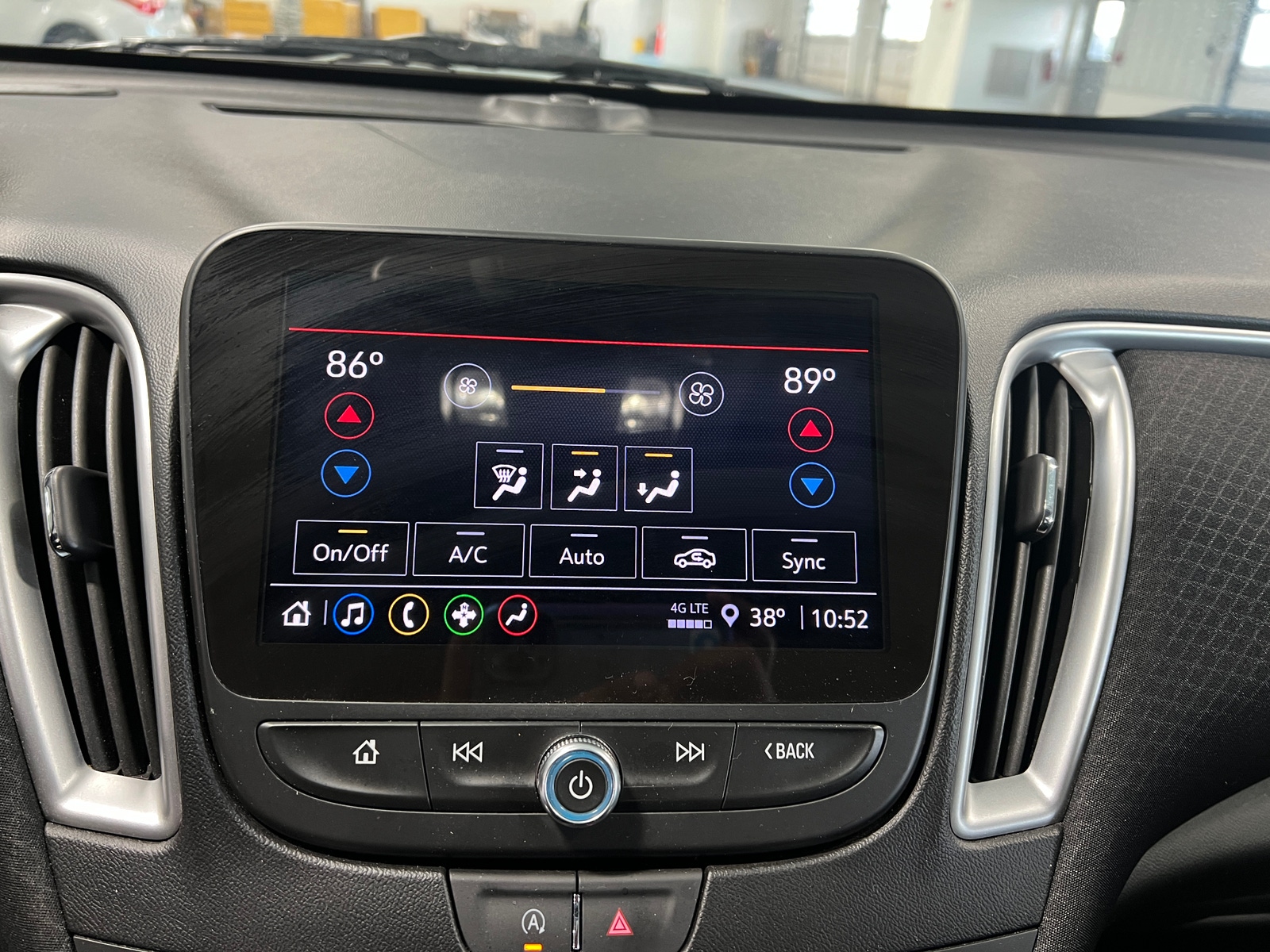 Thumbnail: 2024 Chevrolet Malibu - 4