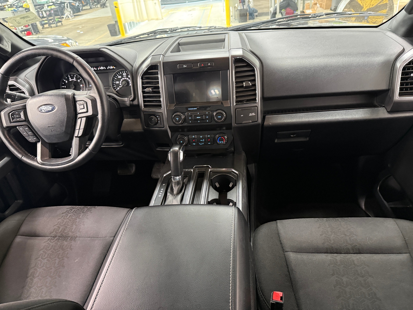 Thumbnail: 2020 Ford Econoline - 3