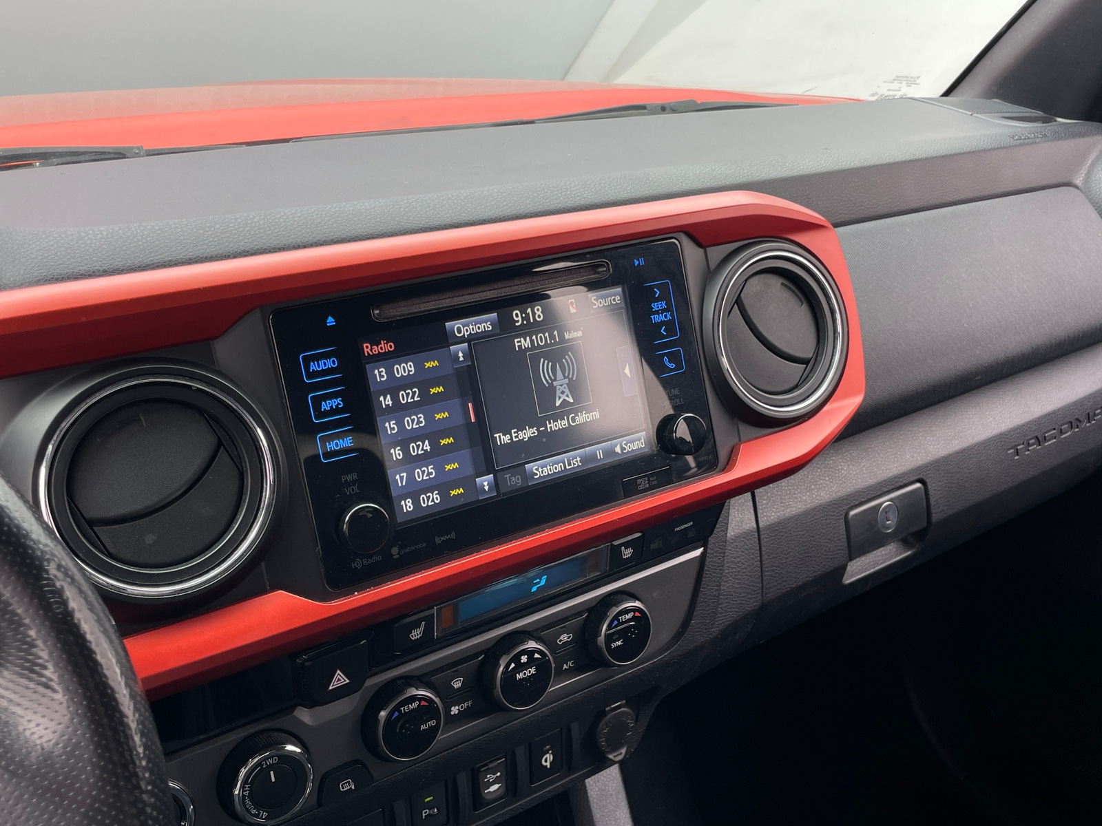 Thumbnail: 2017 Toyota Tacoma - 4