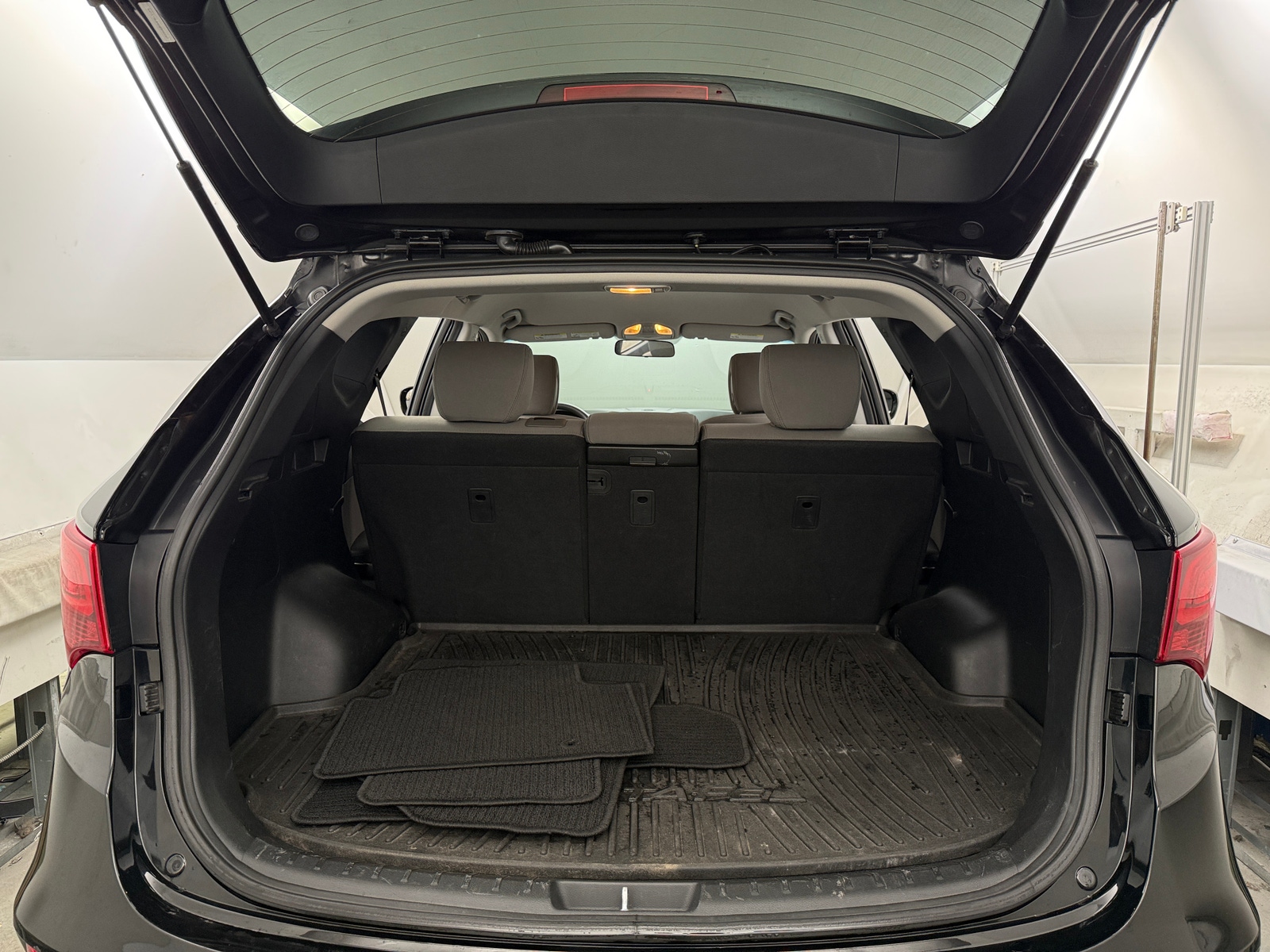 Thumbnail: 2017 Hyundai Santa Fe - 7