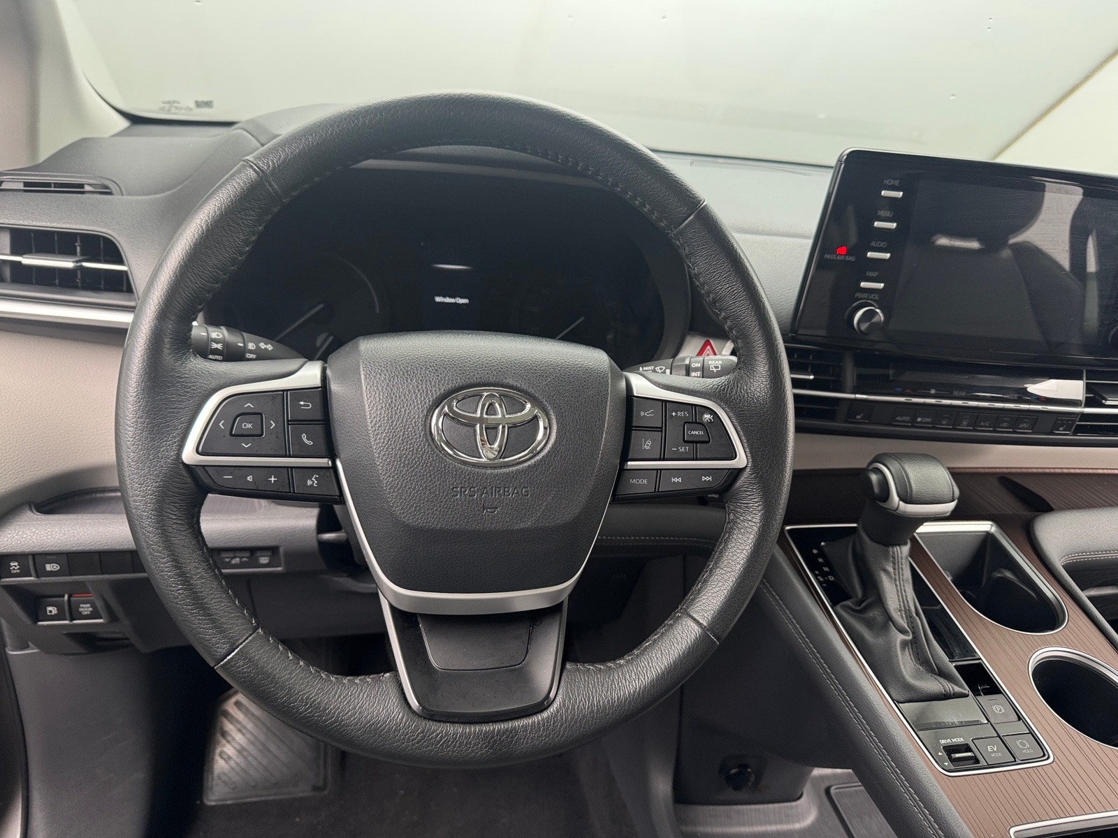 Thumbnail: 2024 Toyota Sienna - 4