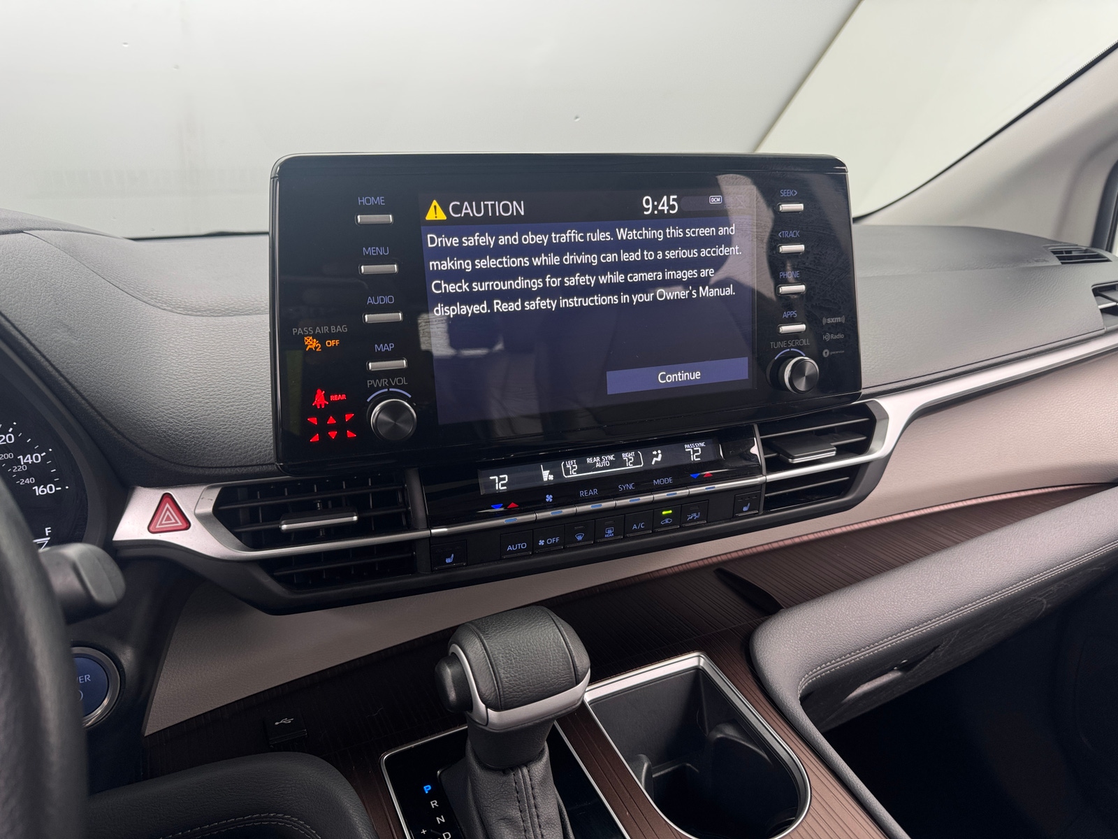 Thumbnail: 2024 Toyota Sienna - 3