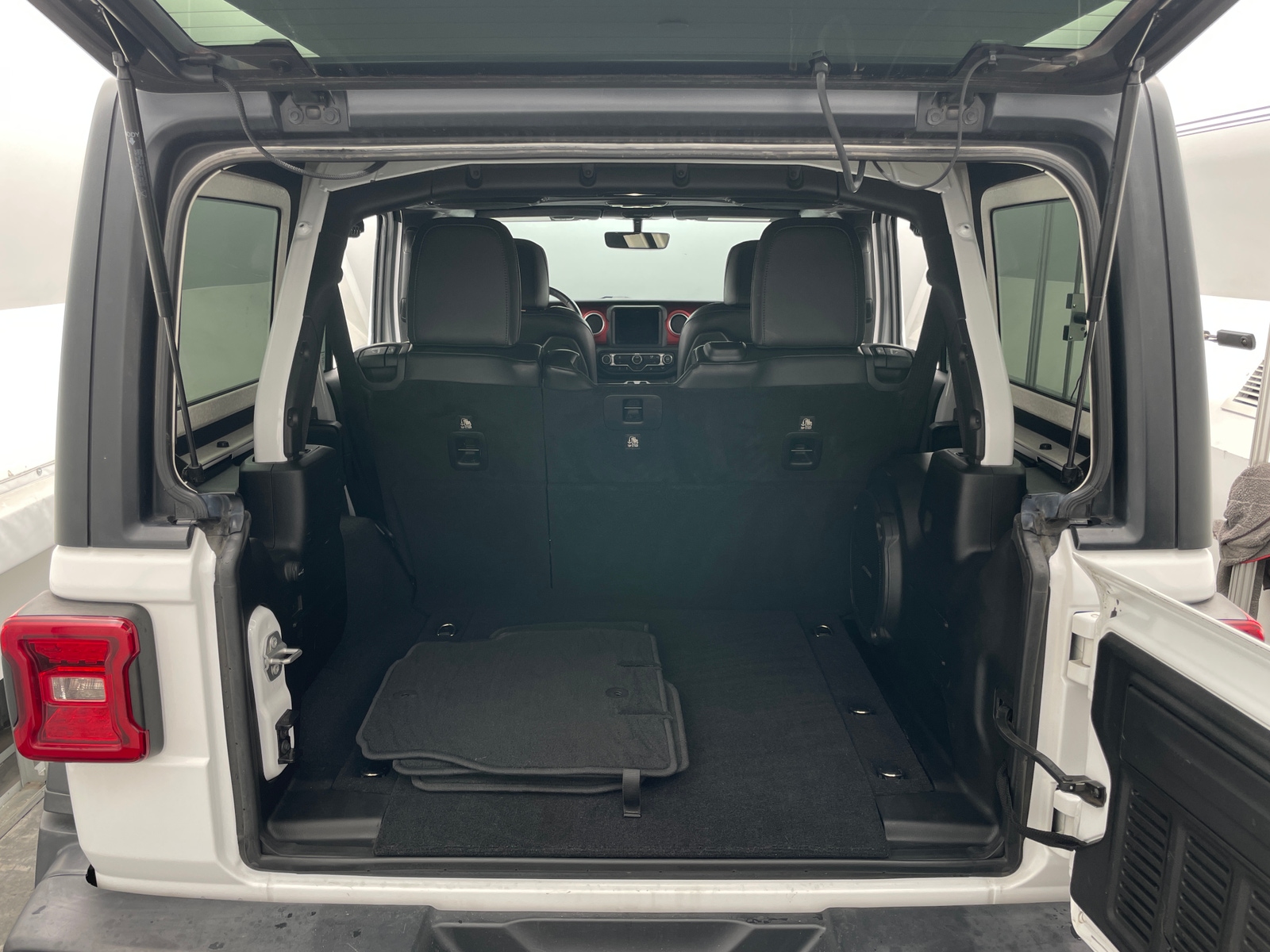 Thumbnail: 2018 Jeep Wrangler - 6