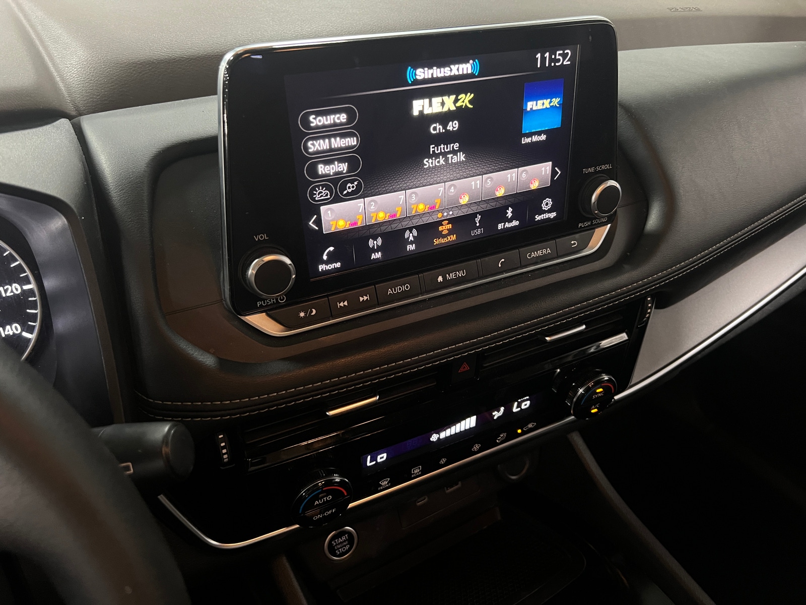 Thumbnail: 2022 Nissan Rogue - 4